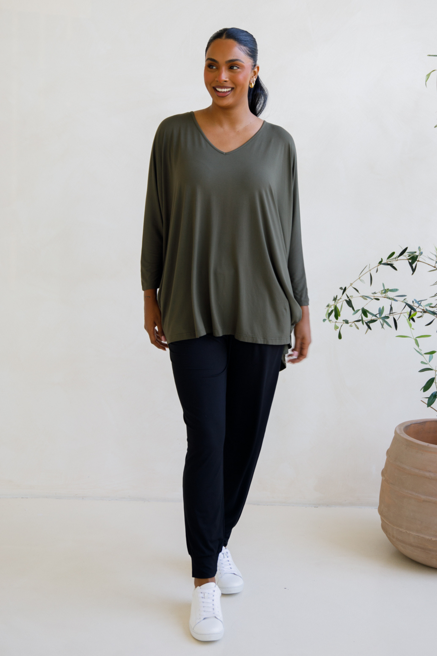 Long Sleeve Hi Low Miracle Top | Moss Green