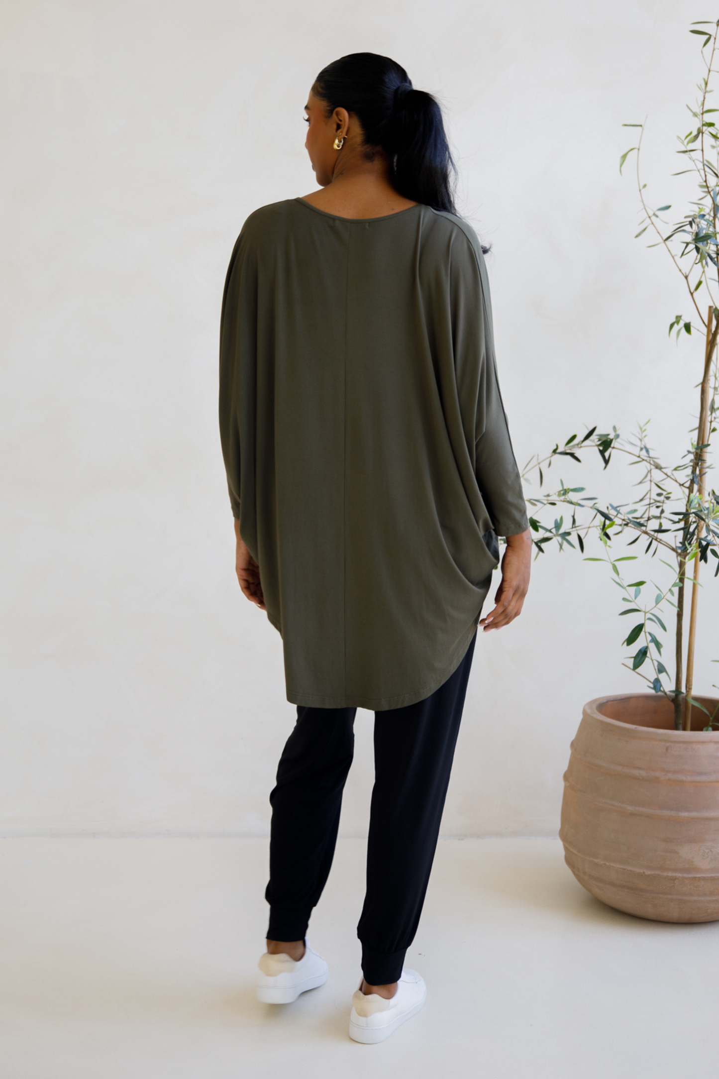 Long Sleeve Hi Low Miracle Top | Moss Green