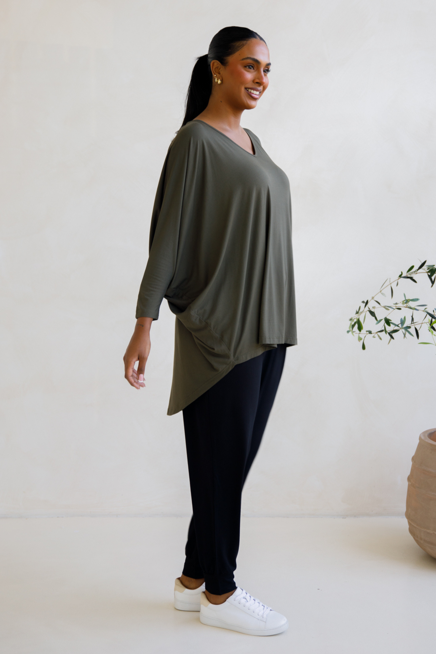 Long Sleeve Hi Low Miracle Top | Moss Green