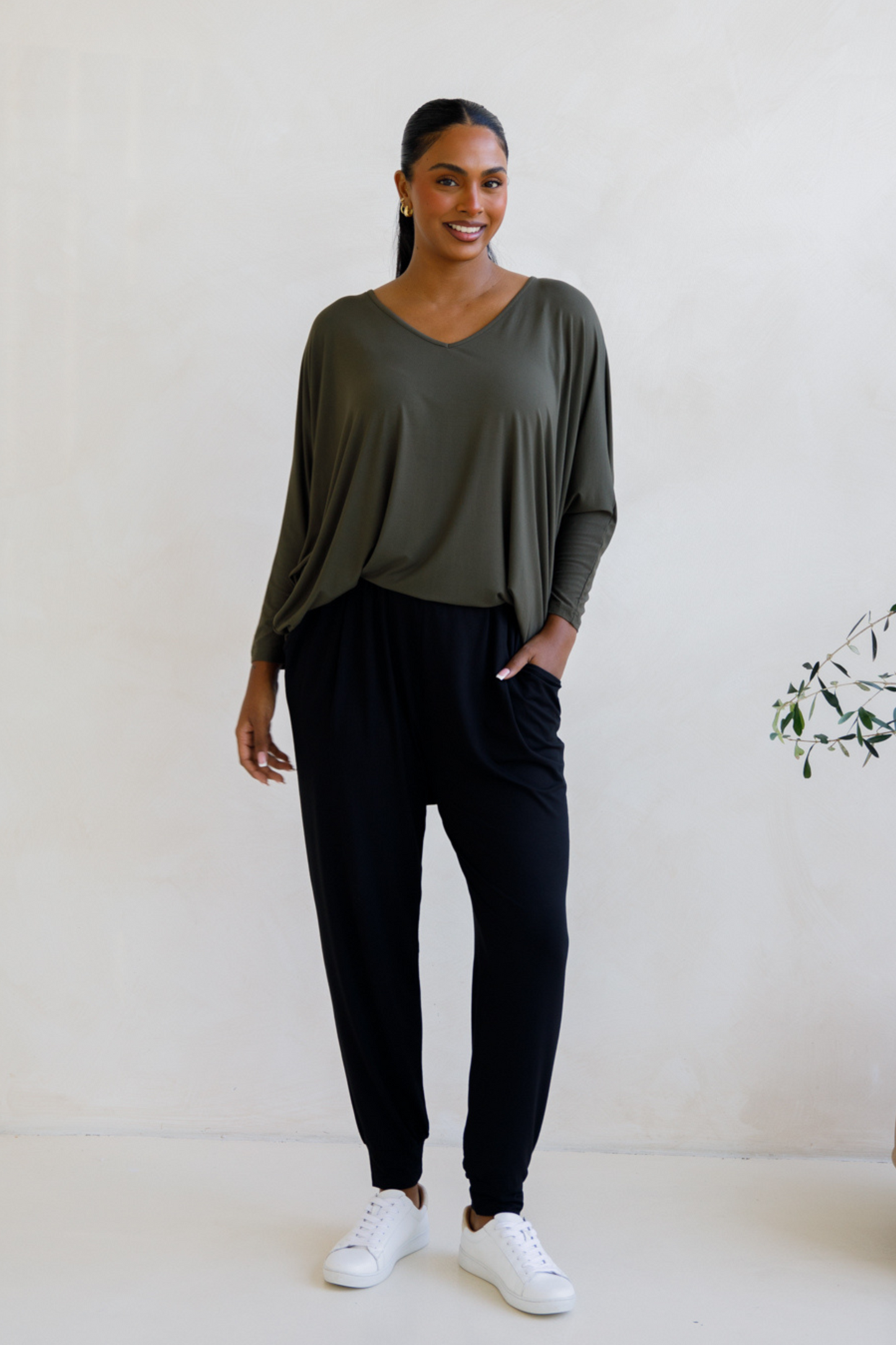 Long Sleeve Hi Low Miracle Top | Moss Green