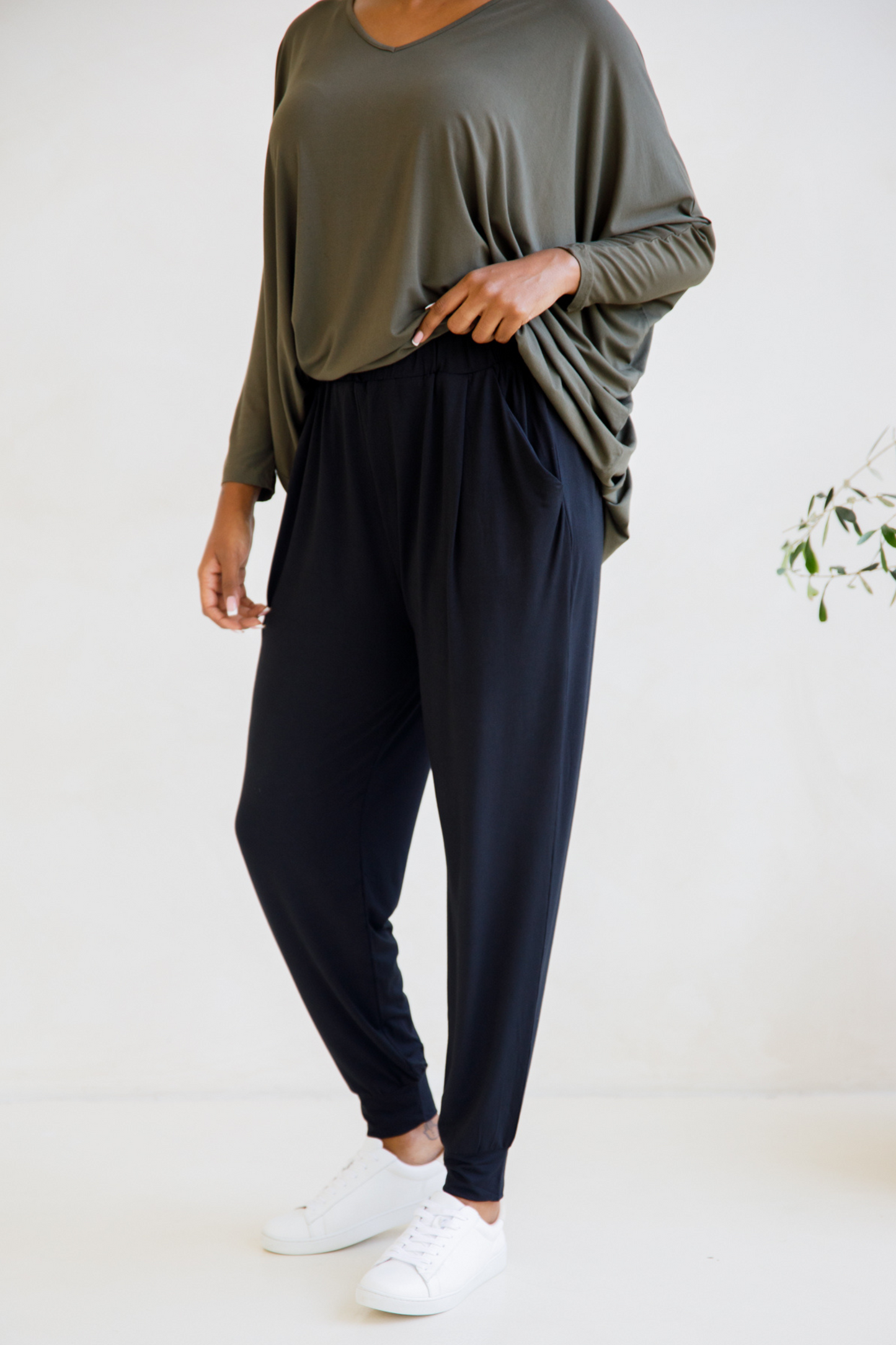 Long Sleeve Hi Low Miracle Top | Moss Green
