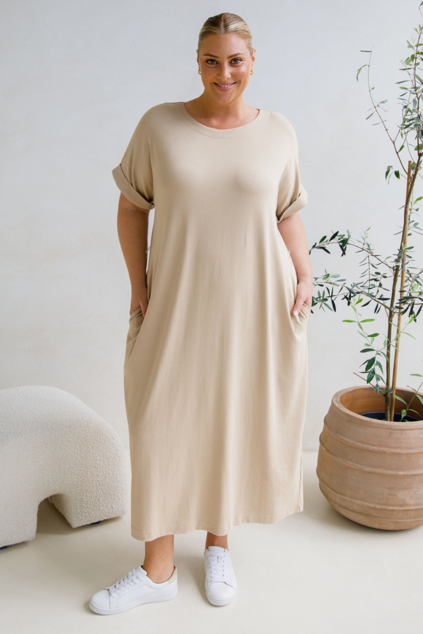 ALTHEA Lounge Short Sleeve Midi Dress | Portobello Beige