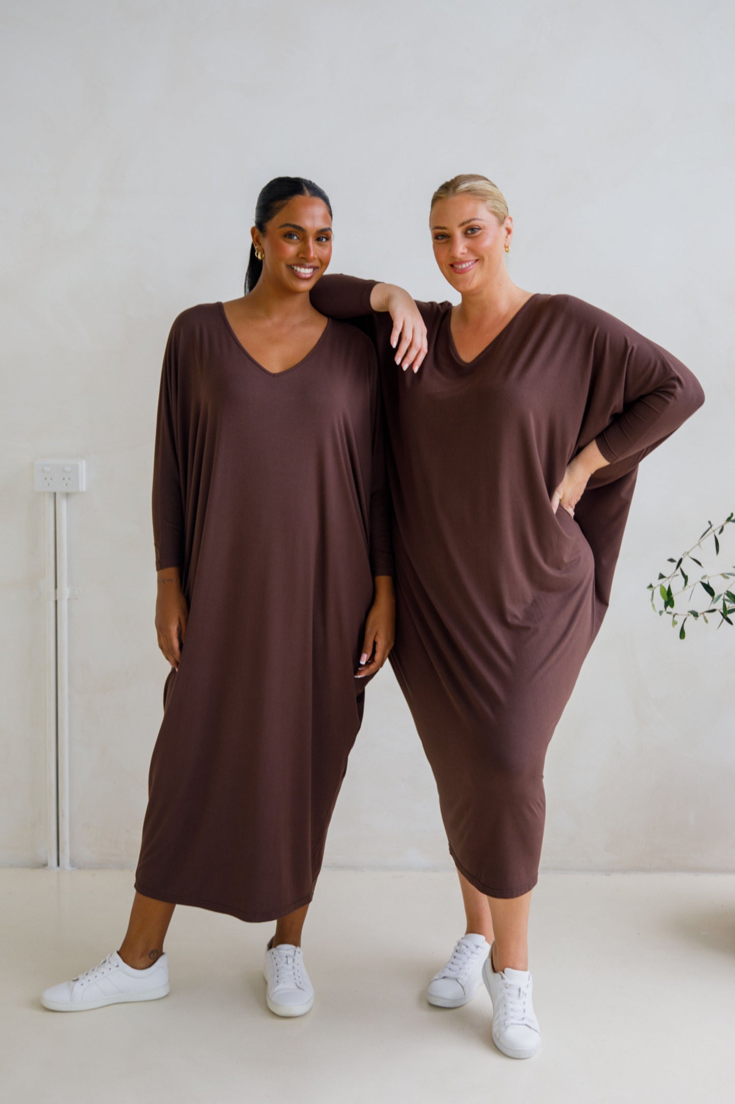 Long Sleeve Maxi Miracle Dress | Chocolate