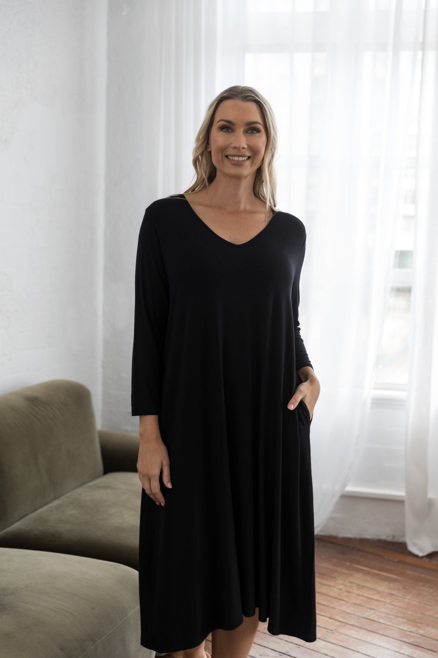 Plus-Sized Black Dresses | PQ Collection | Long Sleeve T-Shirt Dress