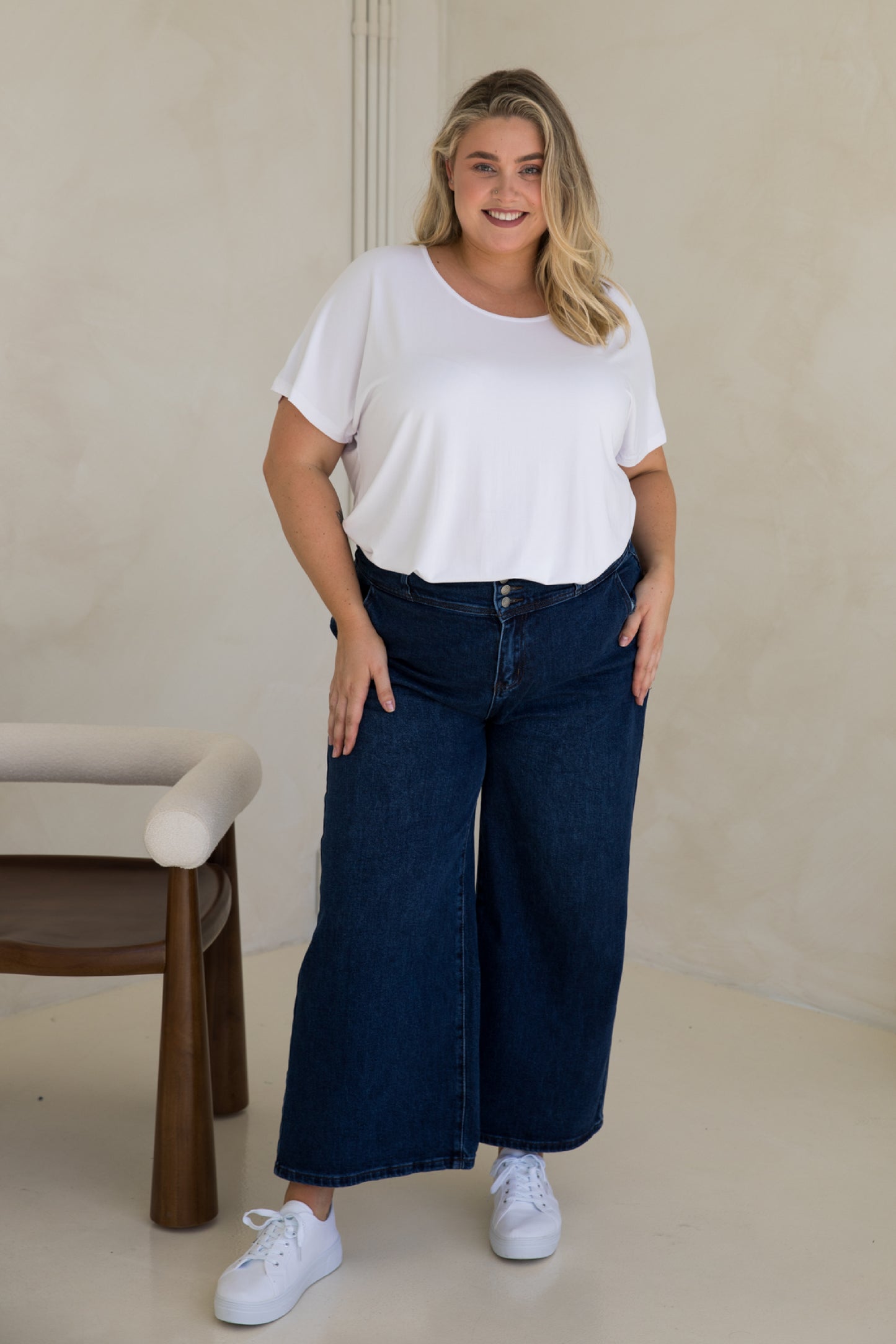 Wide Leg Jean in Dark Denim