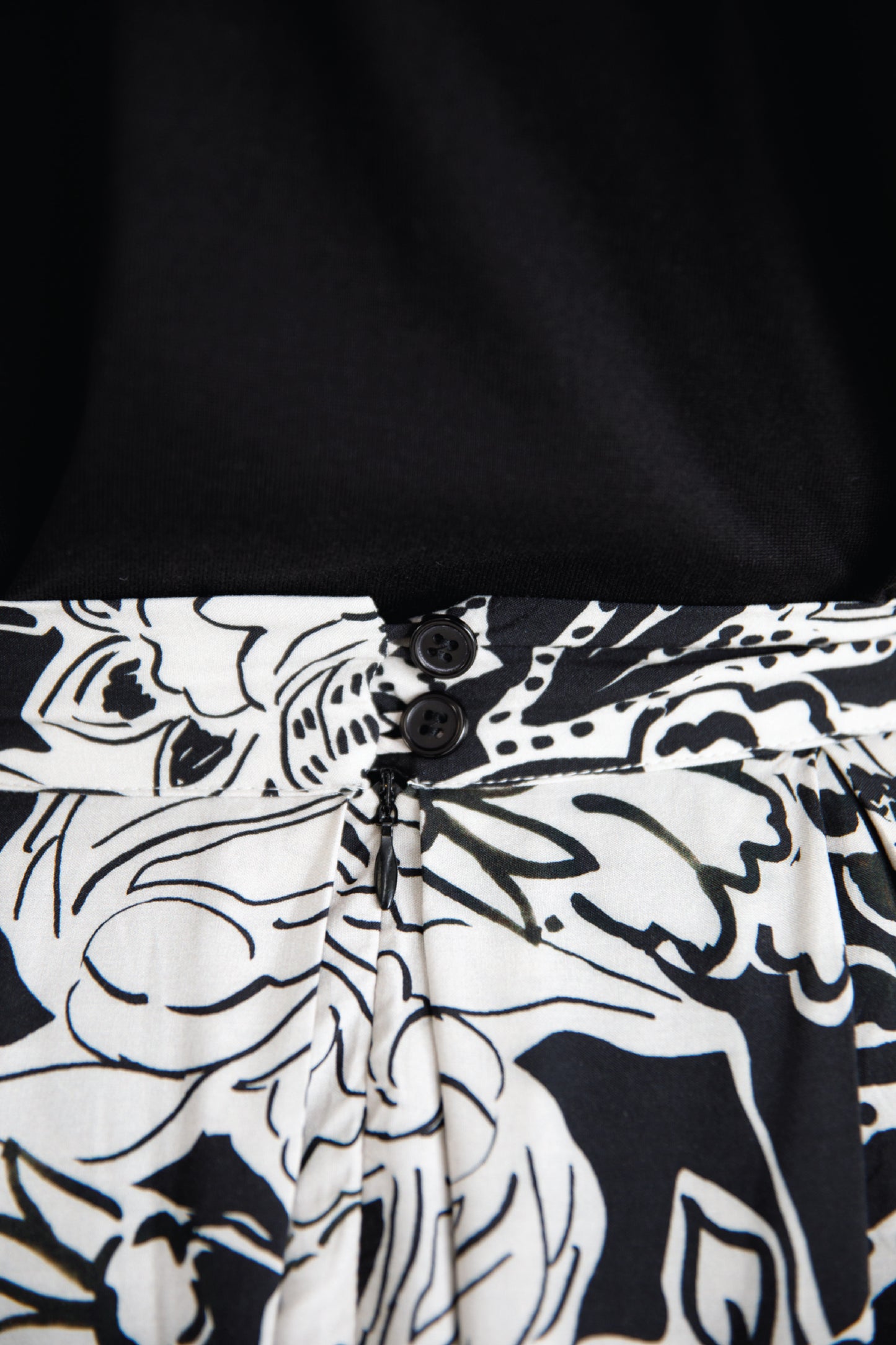 Zoe Pleated Skirt | Flora Noir | FINAL SALE