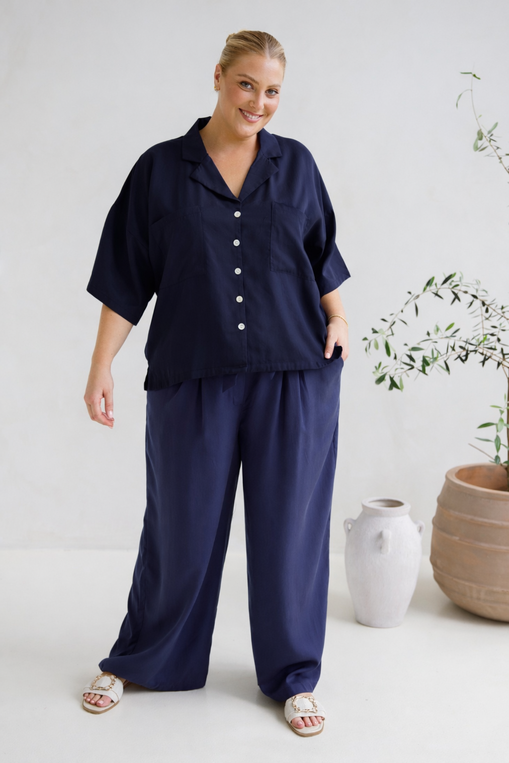 LULU Lyocell Short Sleeve Shortline Shirt | French Navy | FINAL SALE