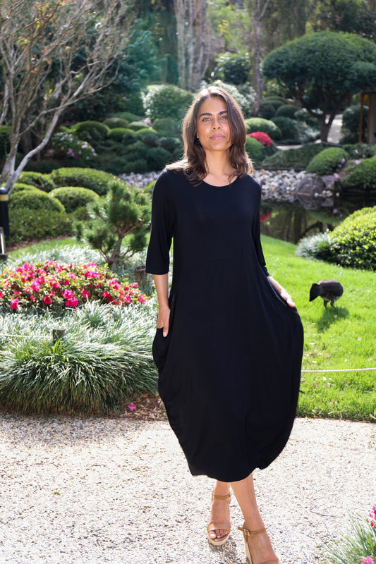 Plus-sized Black Dresses | PQ Collection | Alviva Dress