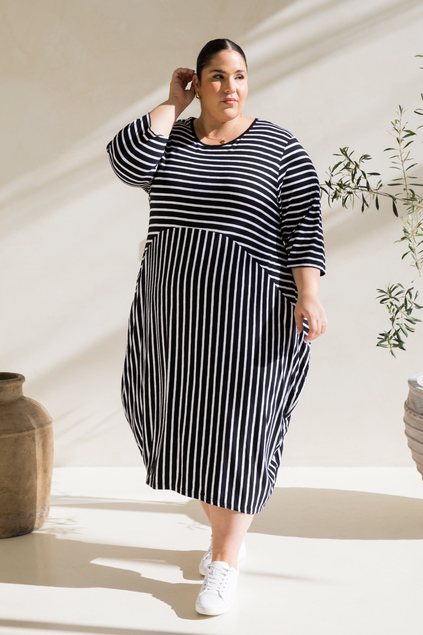 Alviva Dress in Black/White Stripe