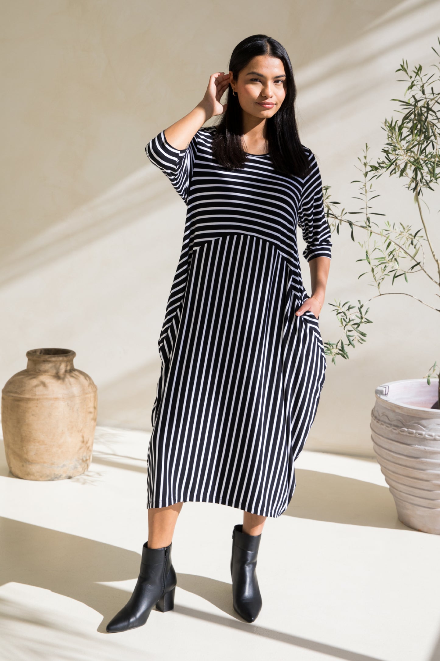 Alviva Dress in Black/White Stripe