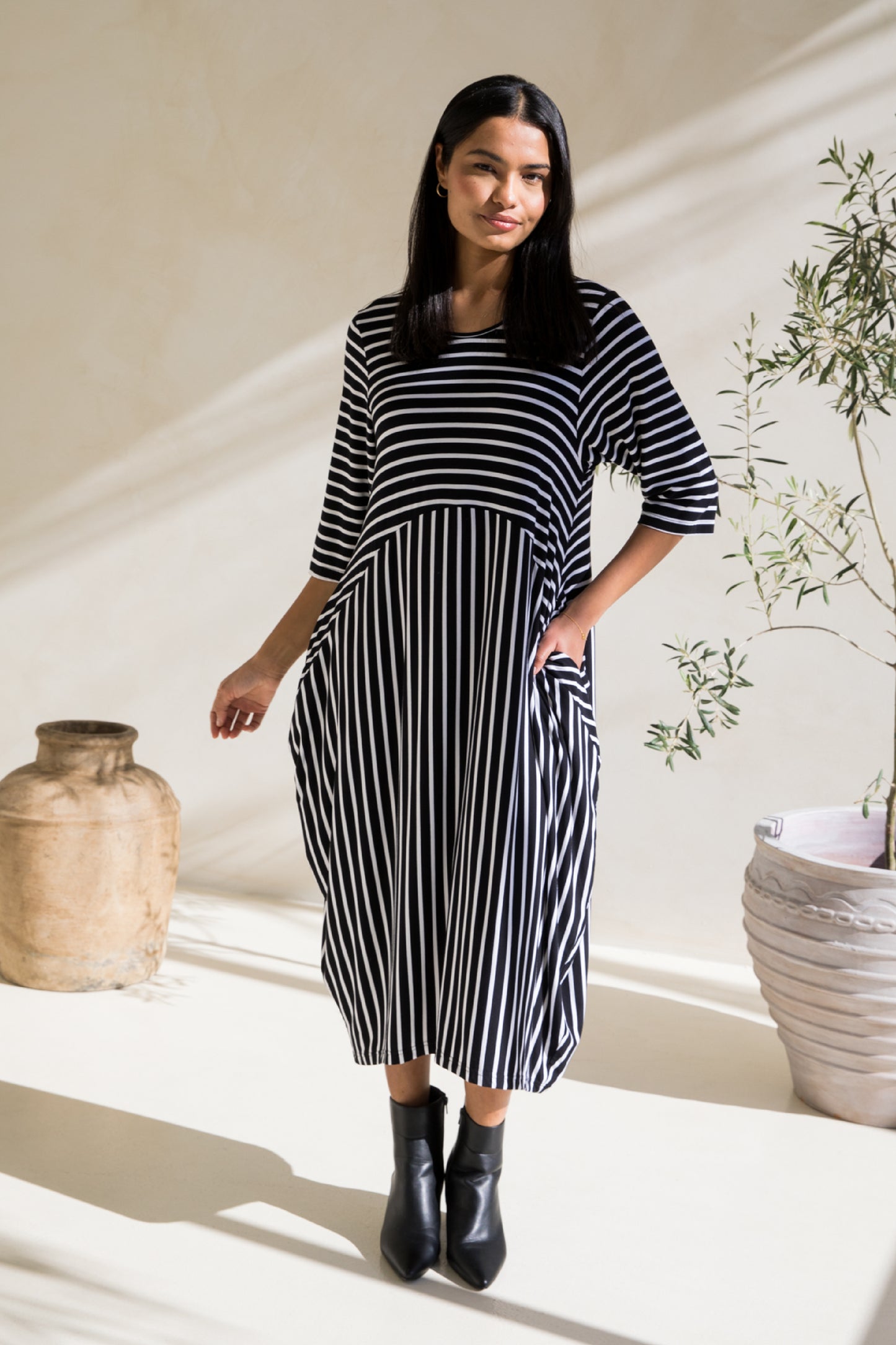 Alviva Dress in Black/White Stripe