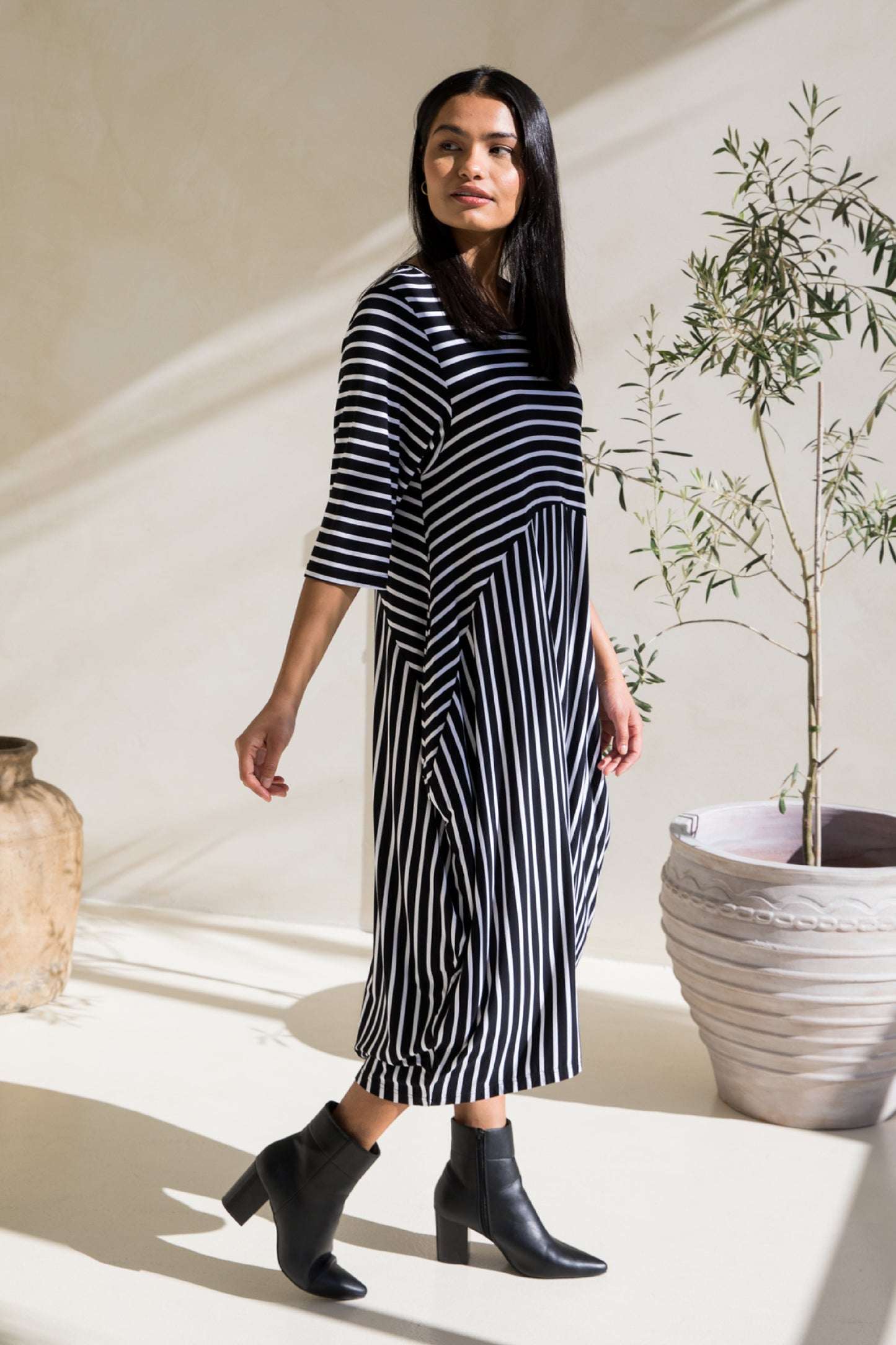 Alviva Dress in Black/White Stripe