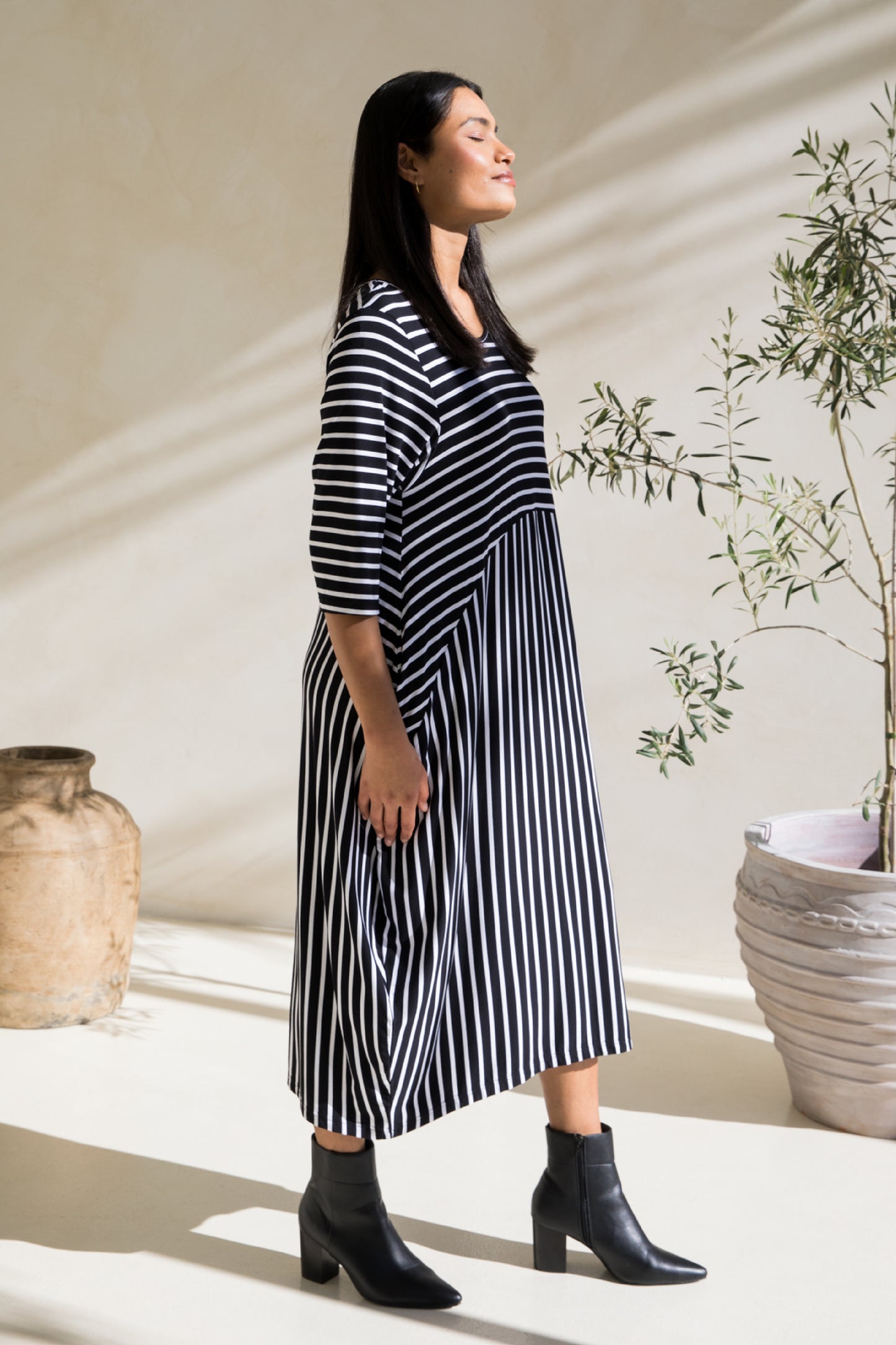 Alviva Dress in Black/White Stripe