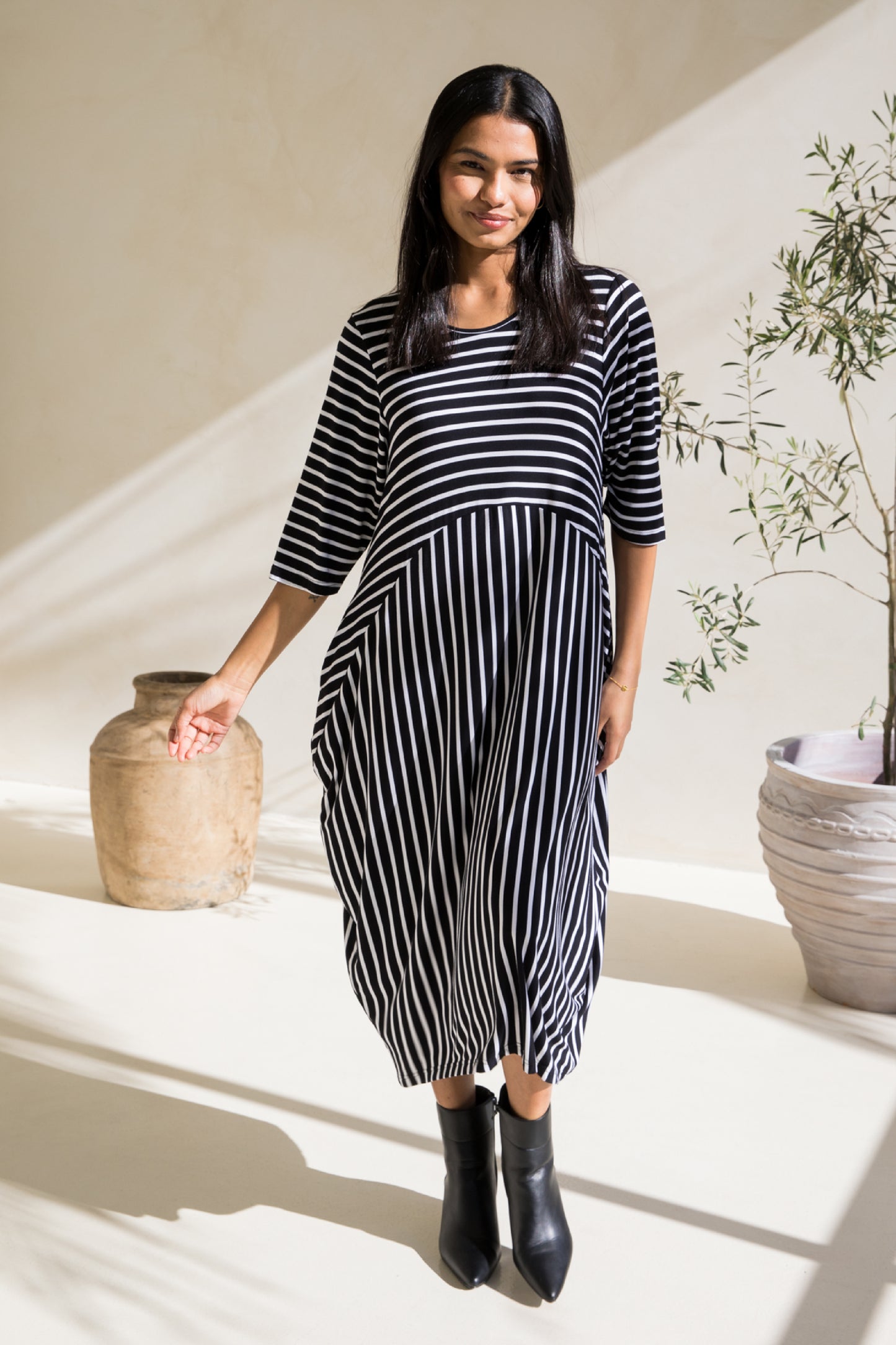 Alviva Dress in Black/White Stripe