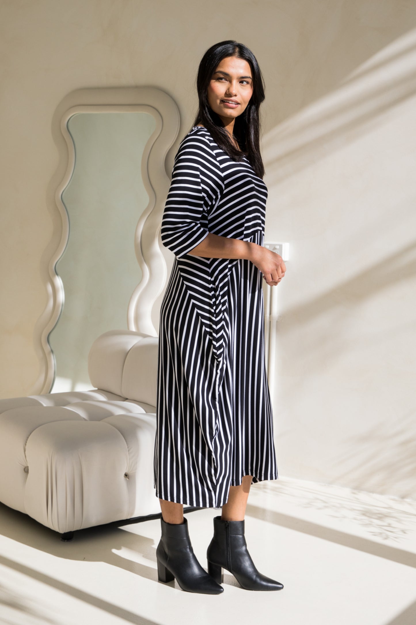 Alviva Dress in Black/White Stripe