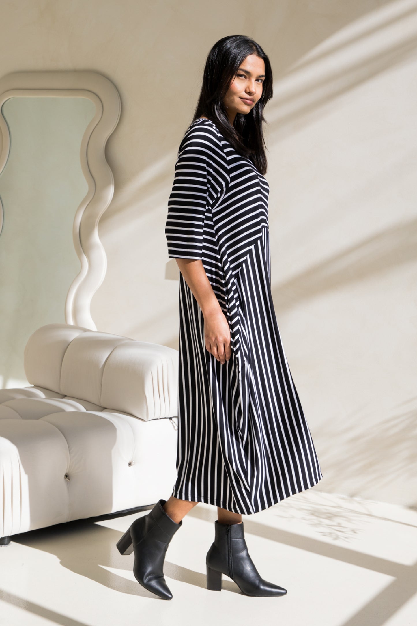 Alviva Dress in Black/White Stripe