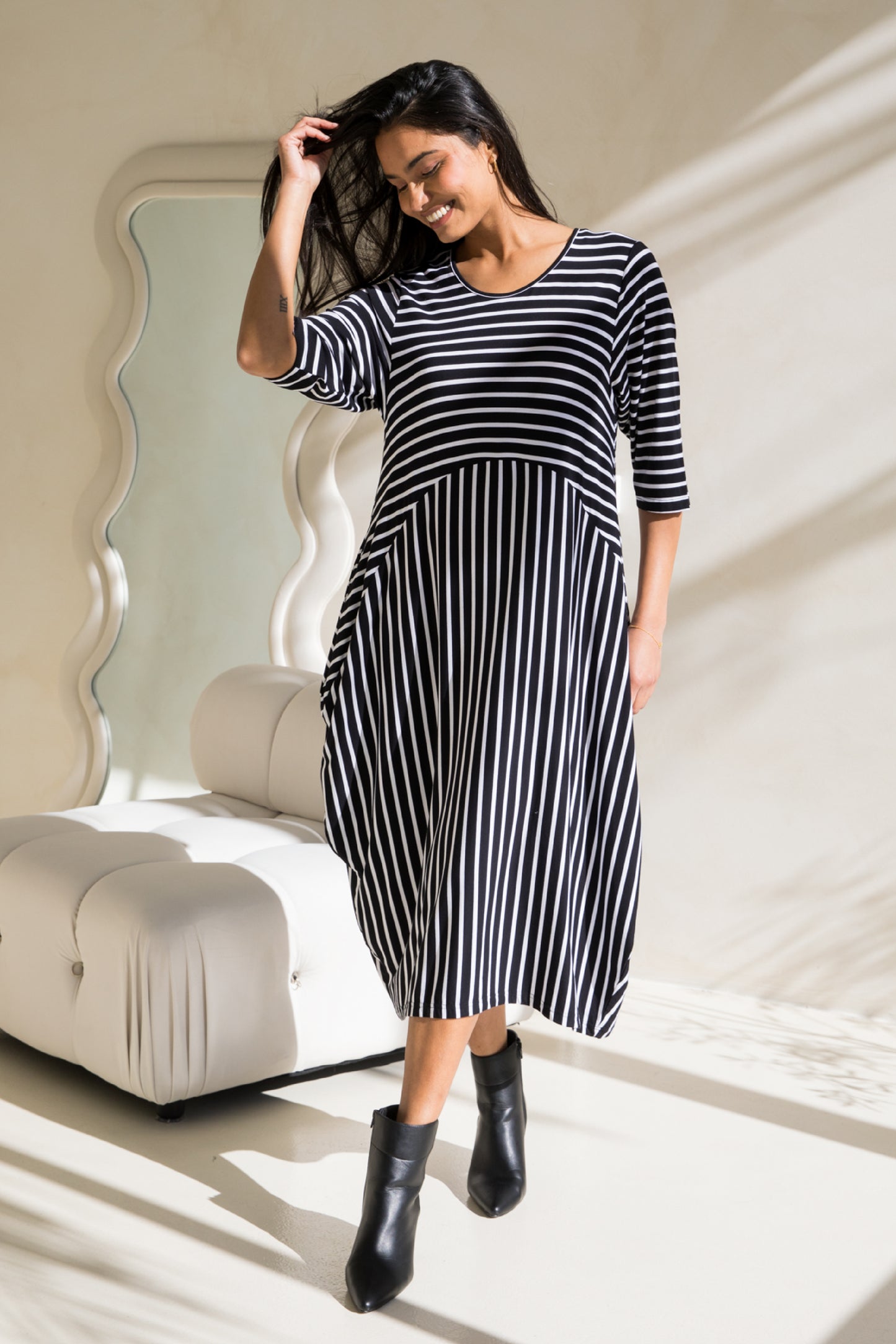 Alviva Dress in Black/White Stripe