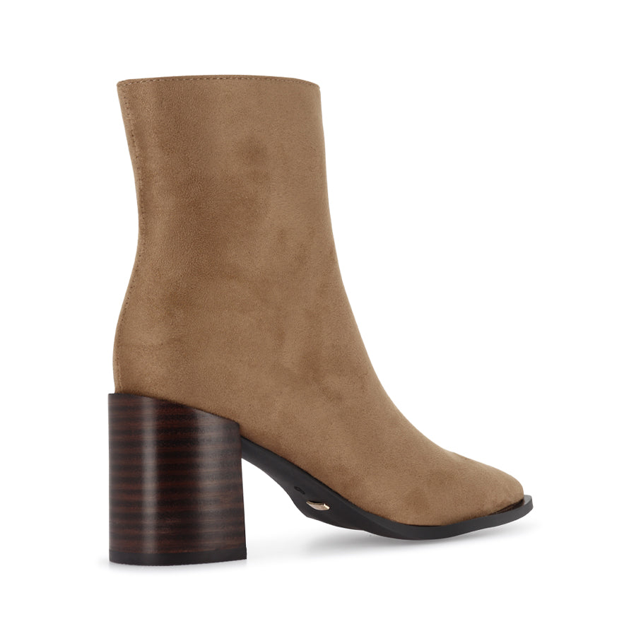 DESSIE Boots | Sandstone Suede