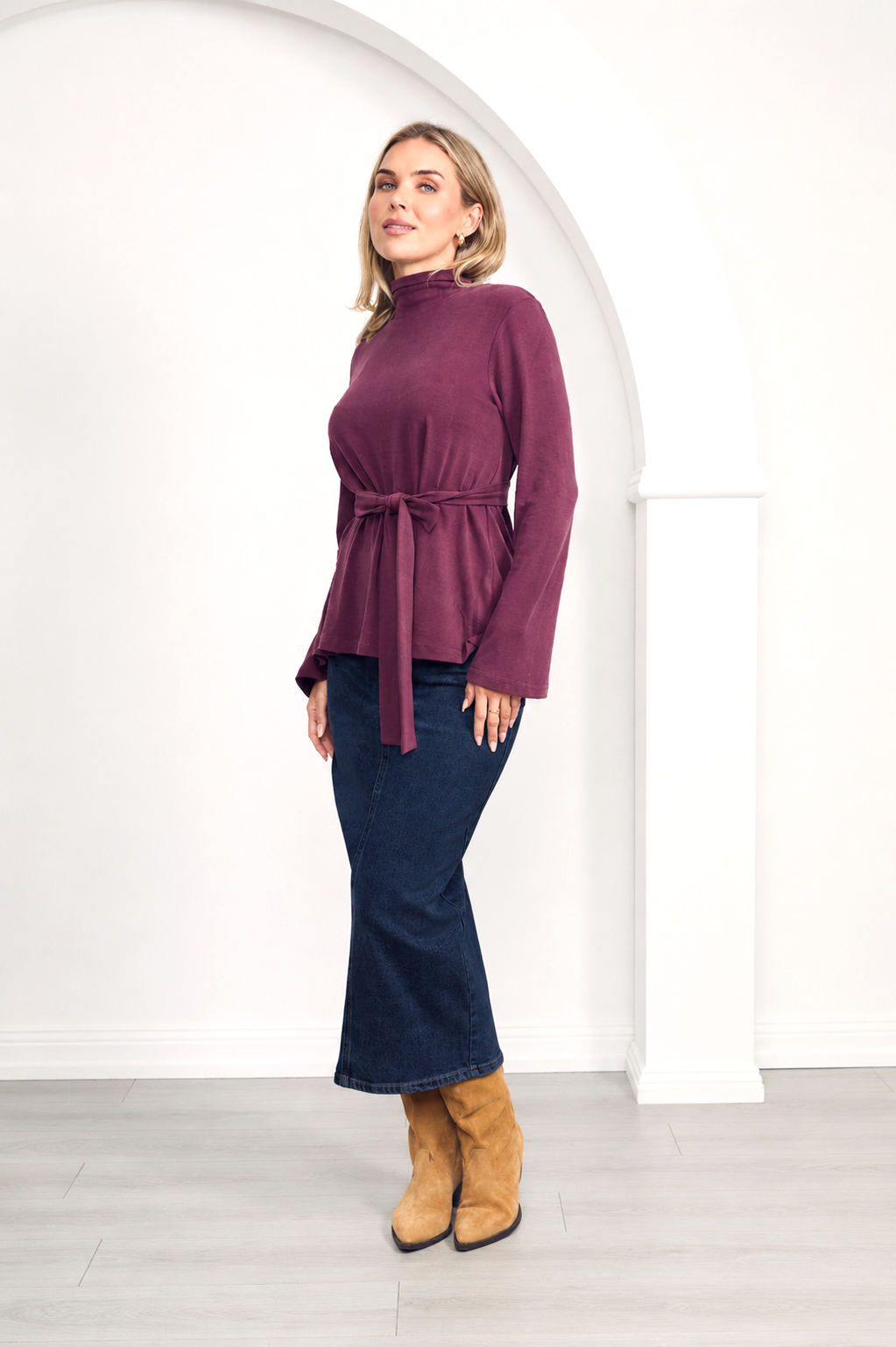JAZMINE Lounge Longsleeve Classic Length Top | Shiraz