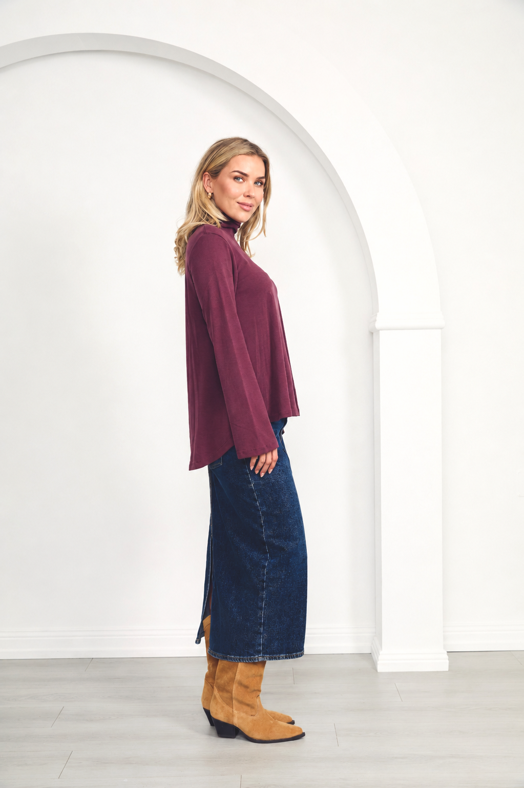 JAZMINE Lounge Longsleeve Classic Length Top | Shiraz