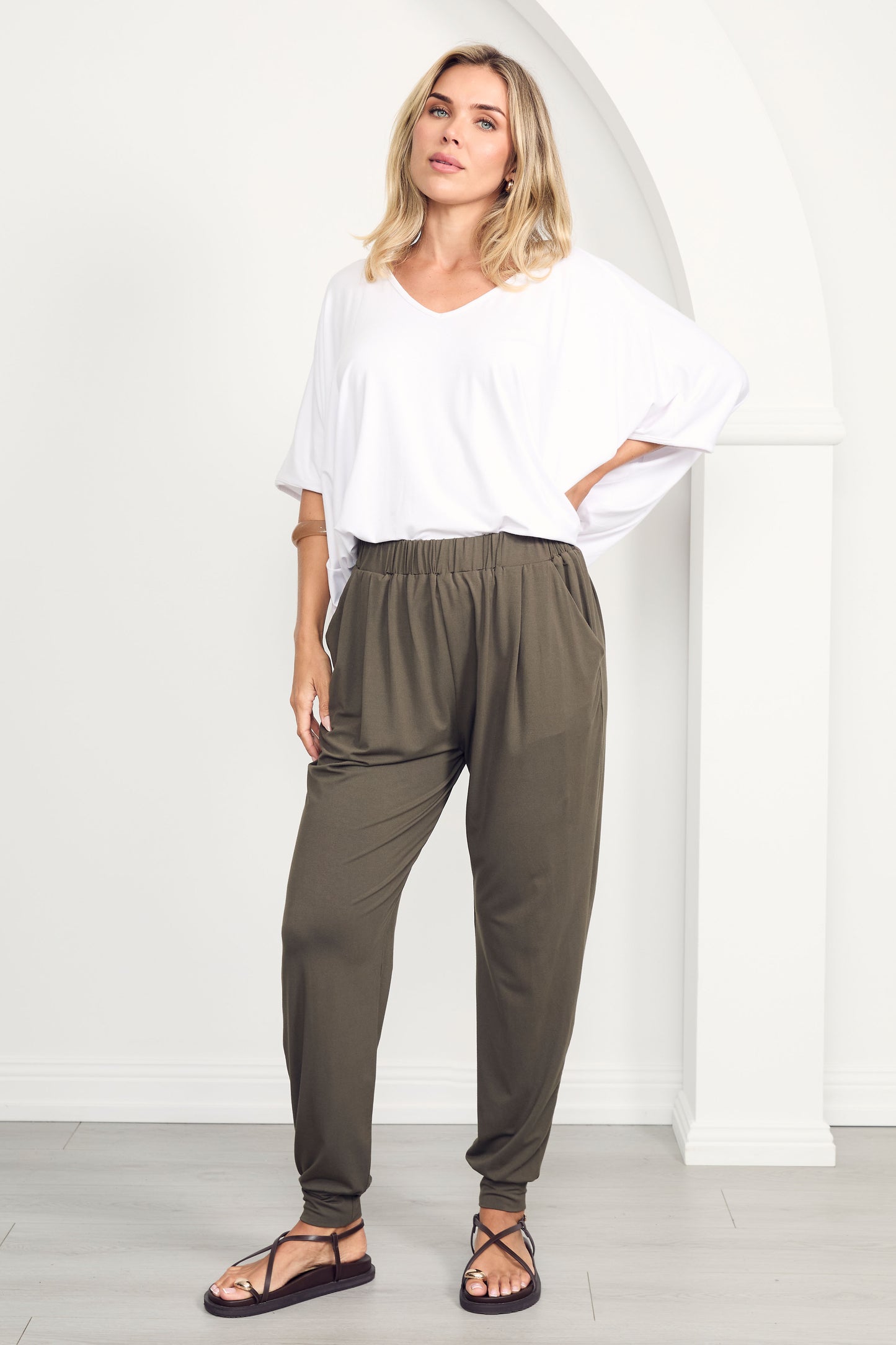 Everyday Bamboo Pant in Moss Green