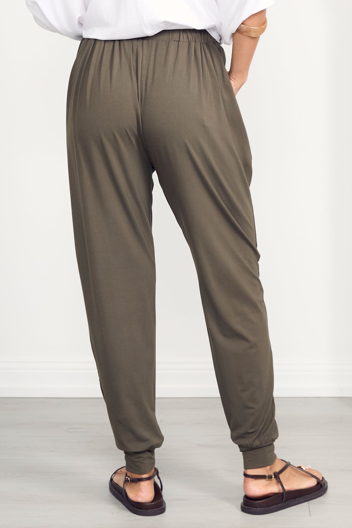 Everyday Bamboo Pant in Moss Green