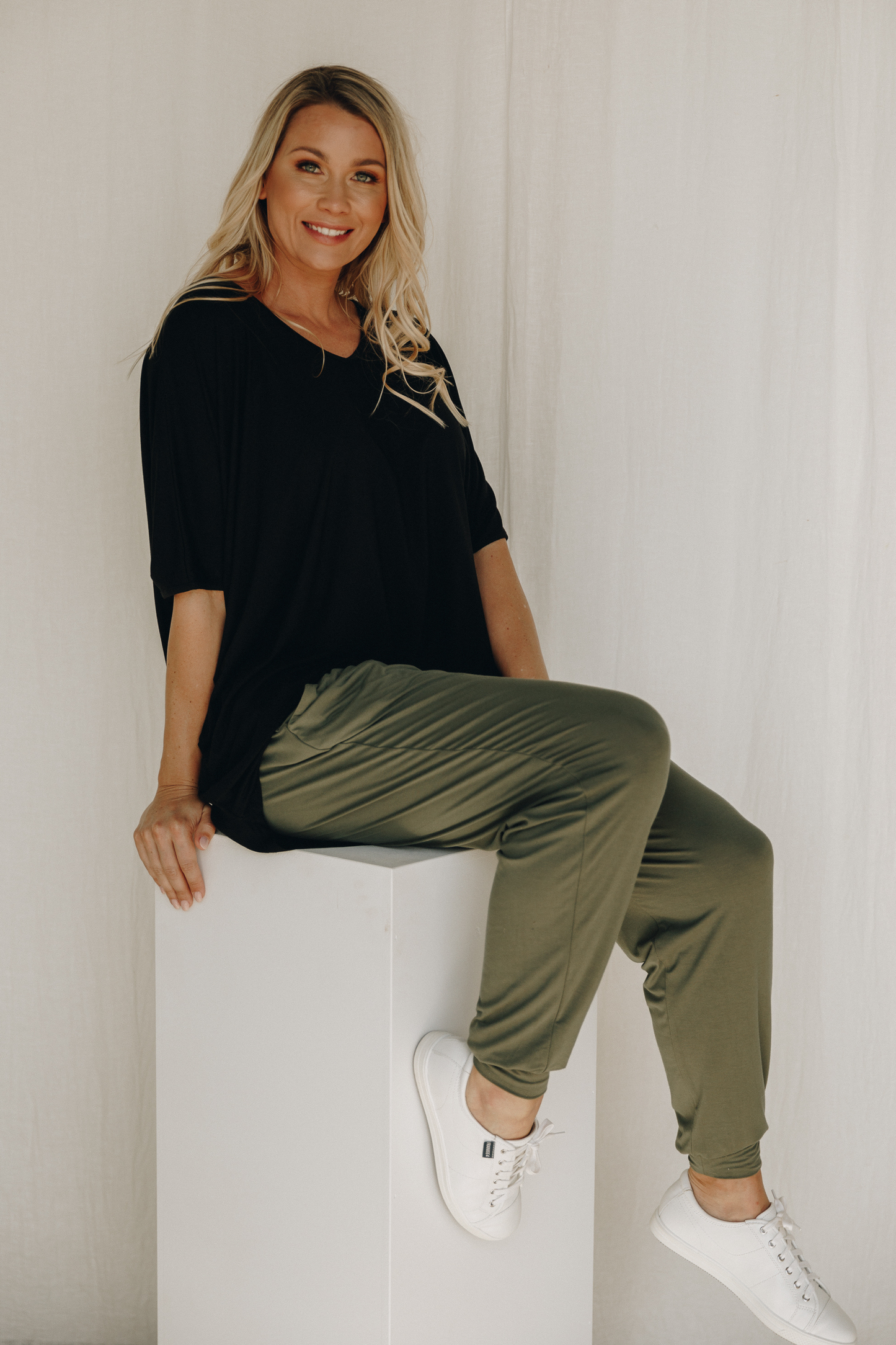 Everyday Bamboo Pant in Moss Green