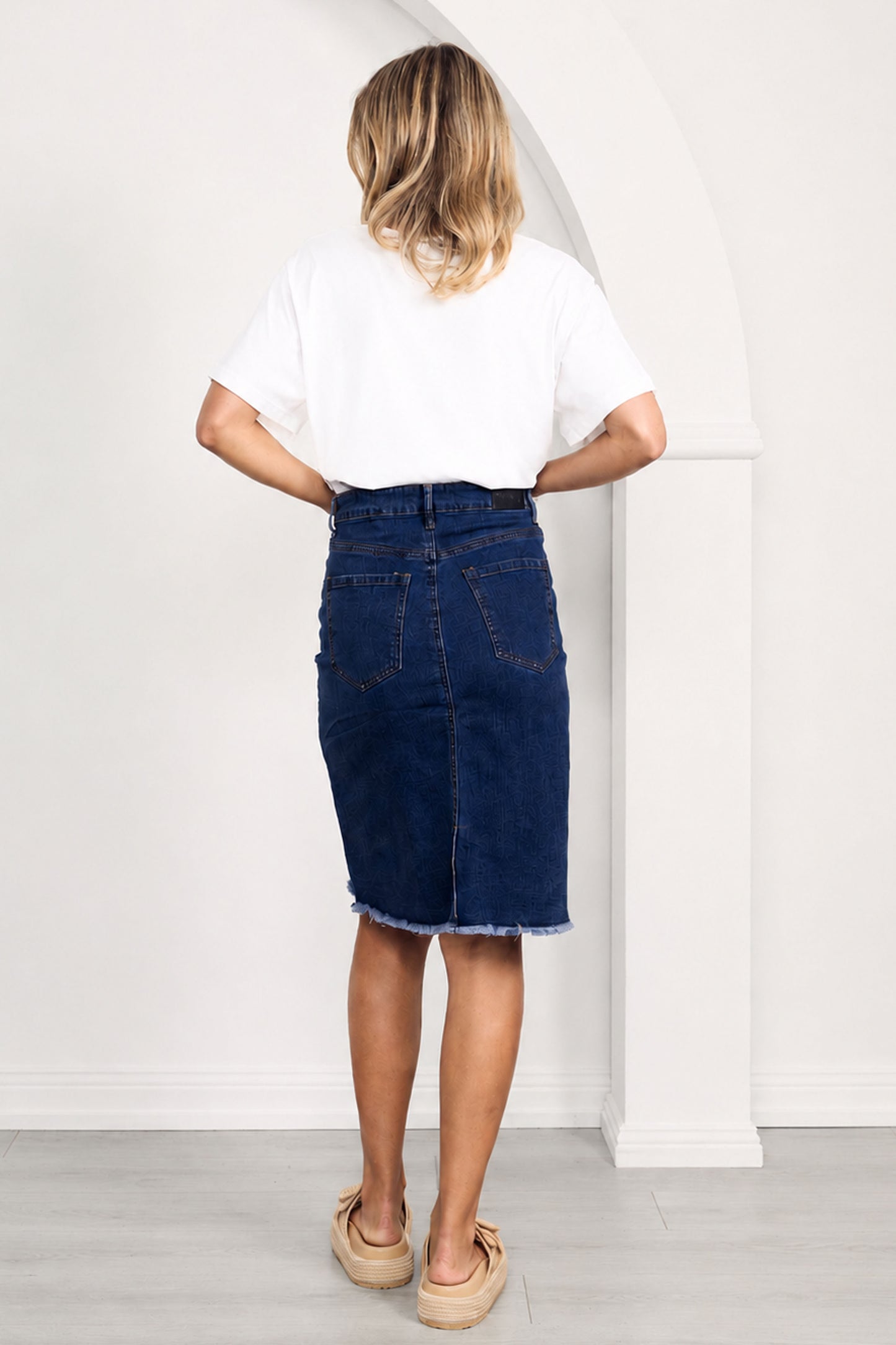 FRAY Stretch Denim Classic Length Skirt | Dark Wash