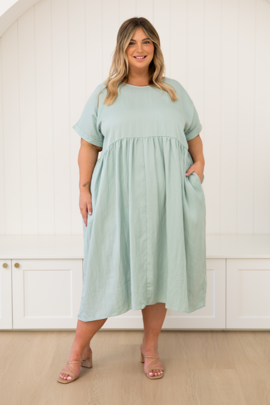 Frolic Dress in Mint