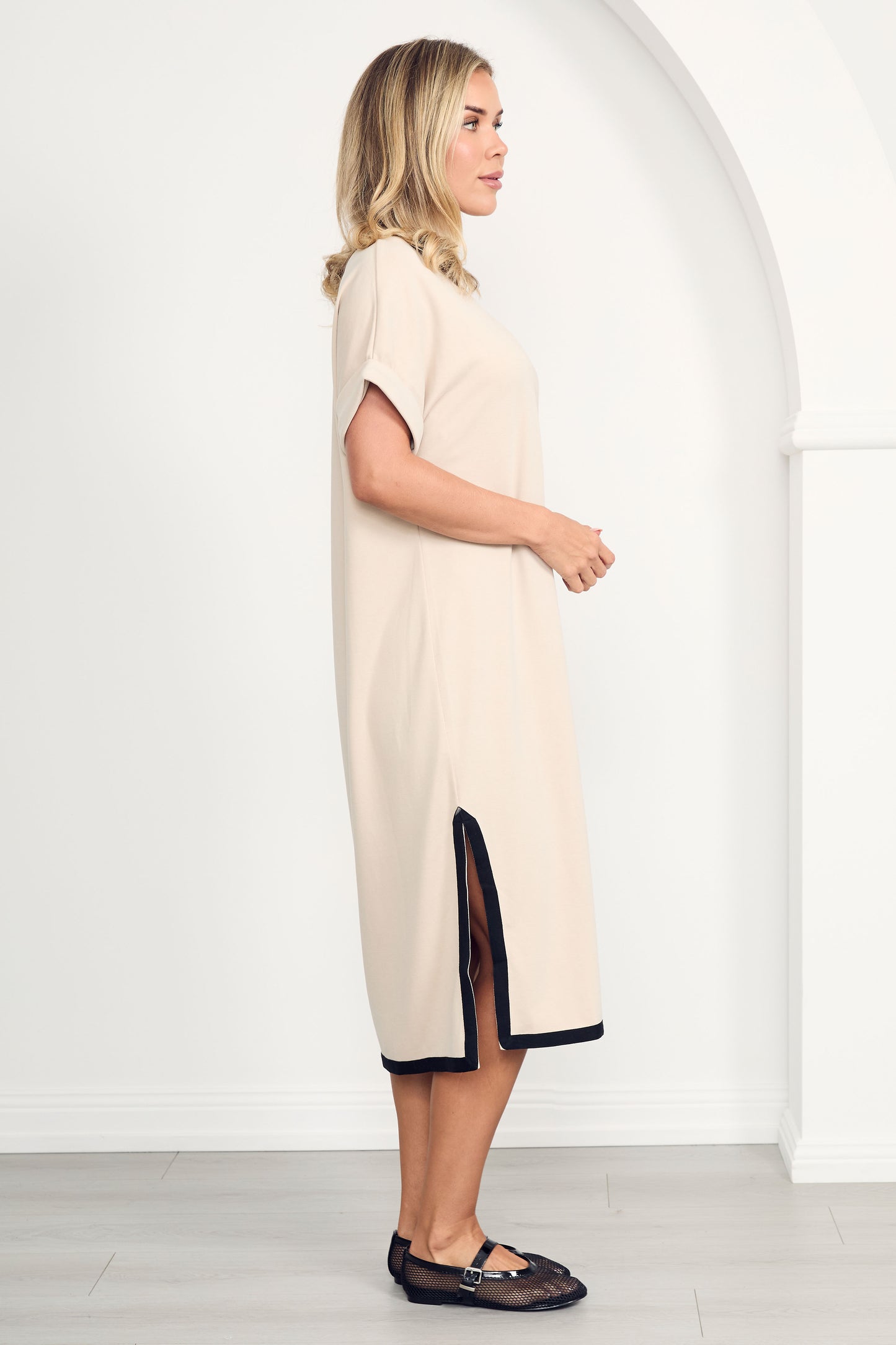 GIGI Lounge Short Sleeve Classic/Midi Dress | Portobello Beige