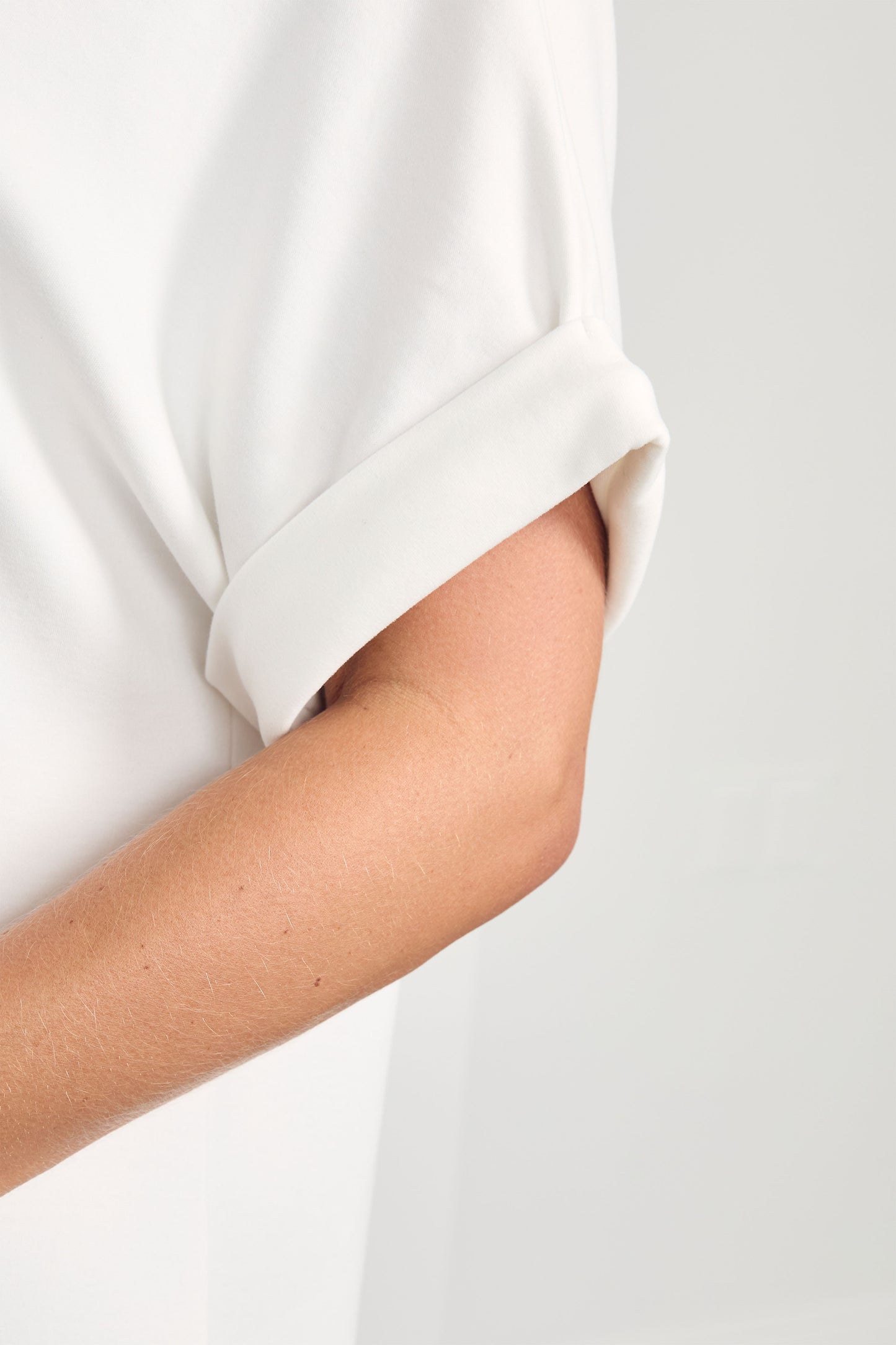 GIGI Lounge Short Sleeve Classic/Midi Dress | White