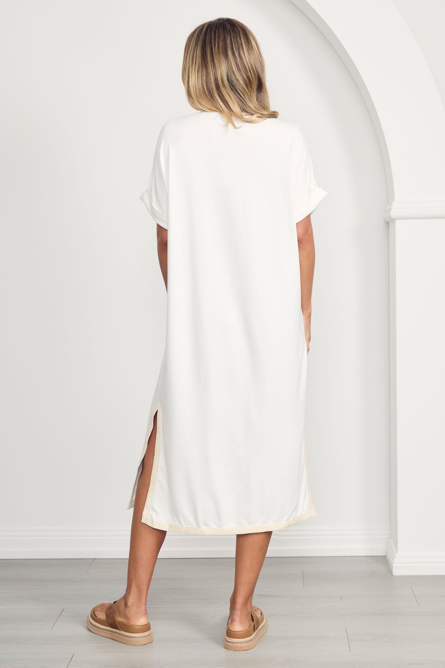 GIGI Lounge Short Sleeve Classic/Midi Dress | White