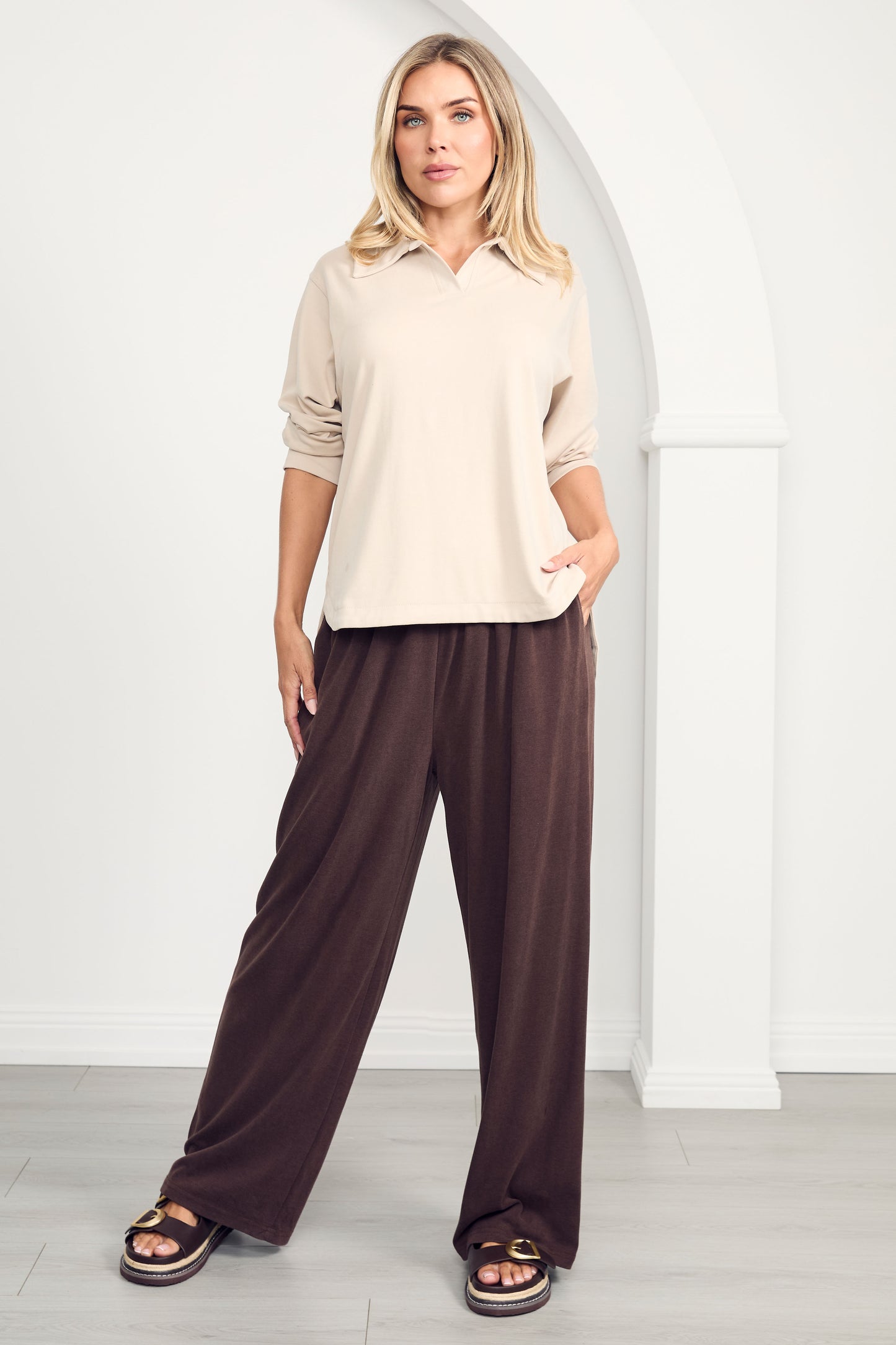 GIGI Lounge Long-Sleeve Hi Lo Classic/Longline Sweater | Portobello Beige