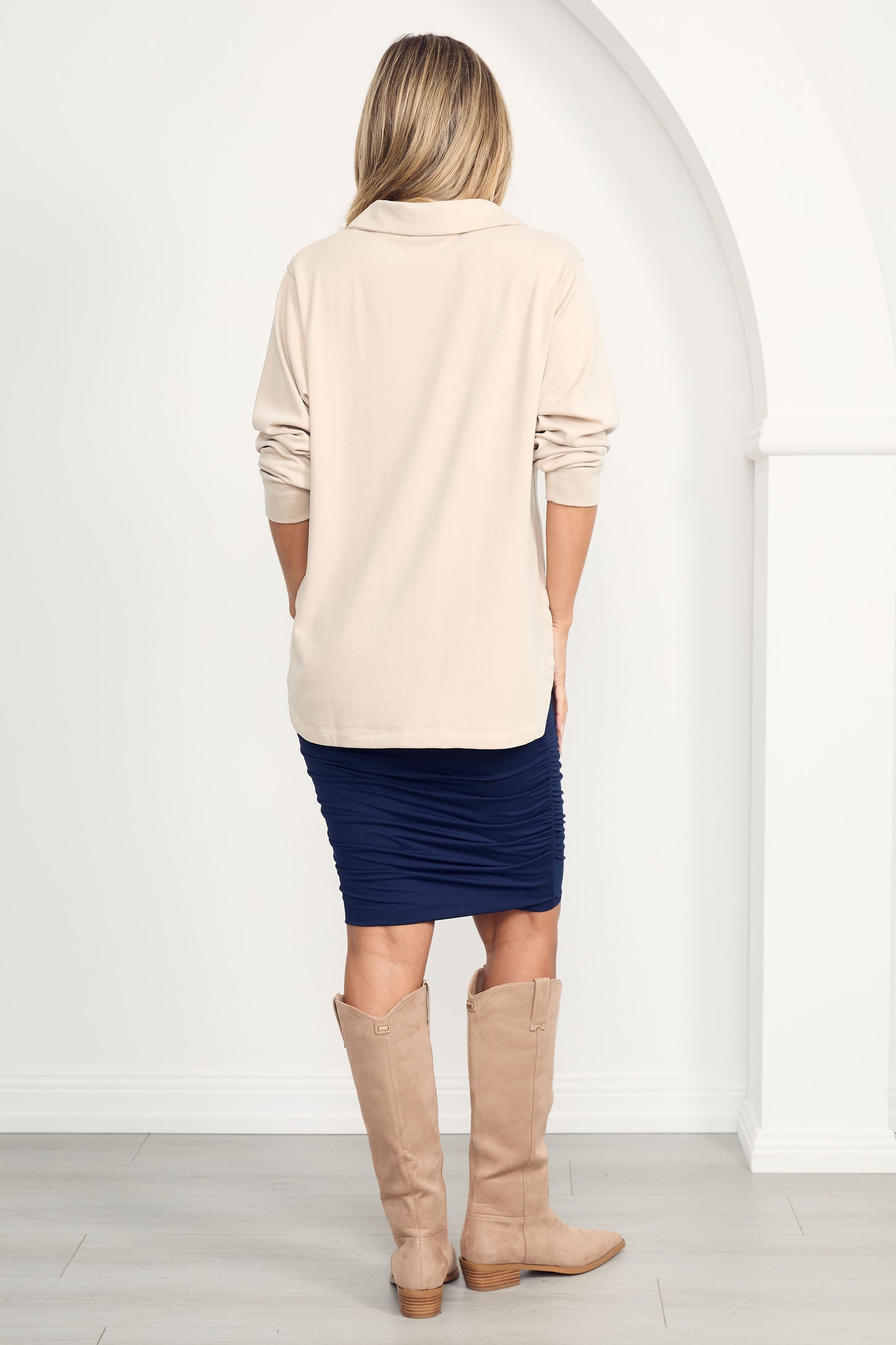GIGI Lounge Long-Sleeve Hi Lo Classic/Longline Sweater | Portobello Beige