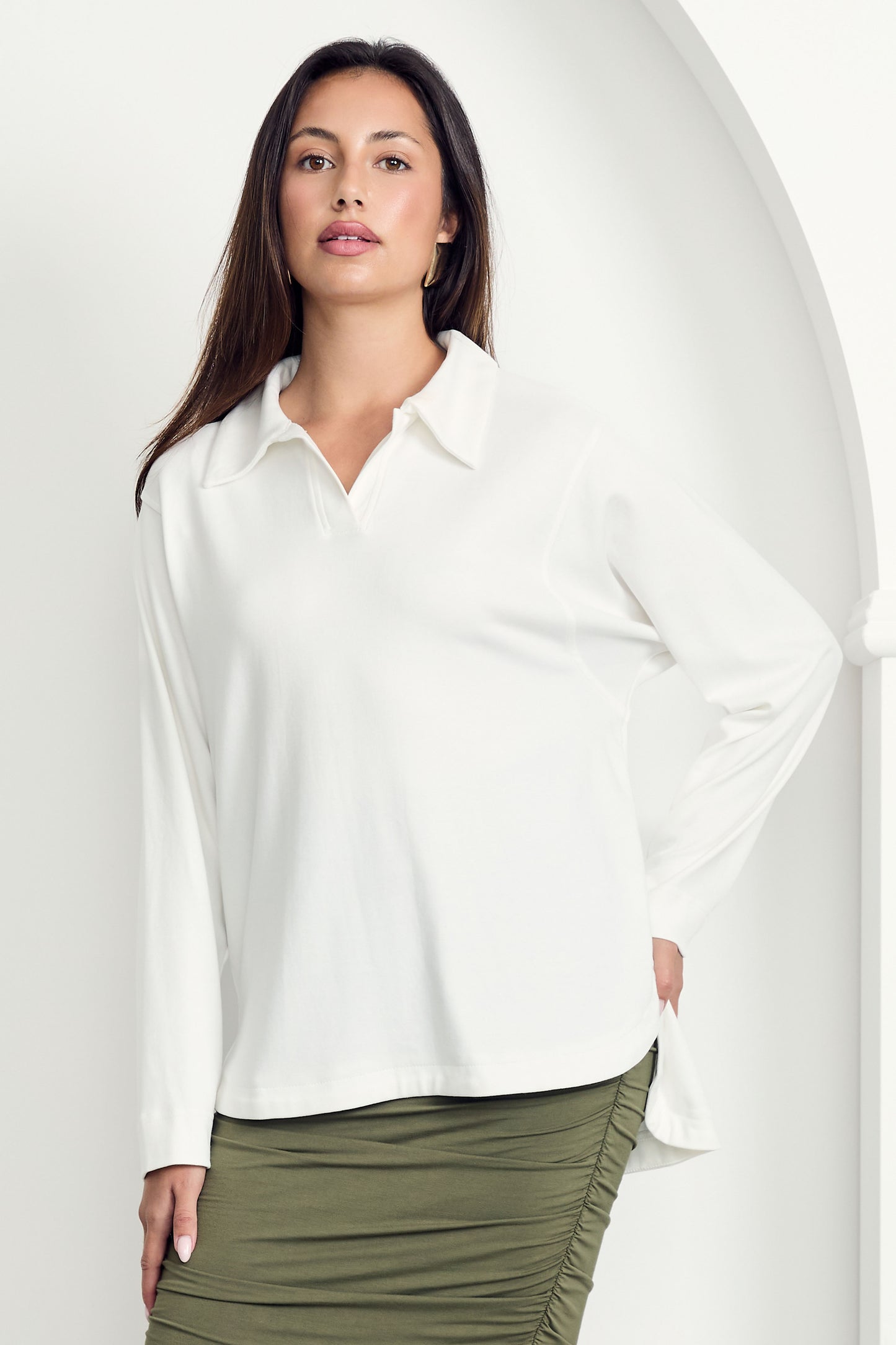 GIGI Lounge Long-Sleeve Hi Lo Classic/Longline Sweater | White