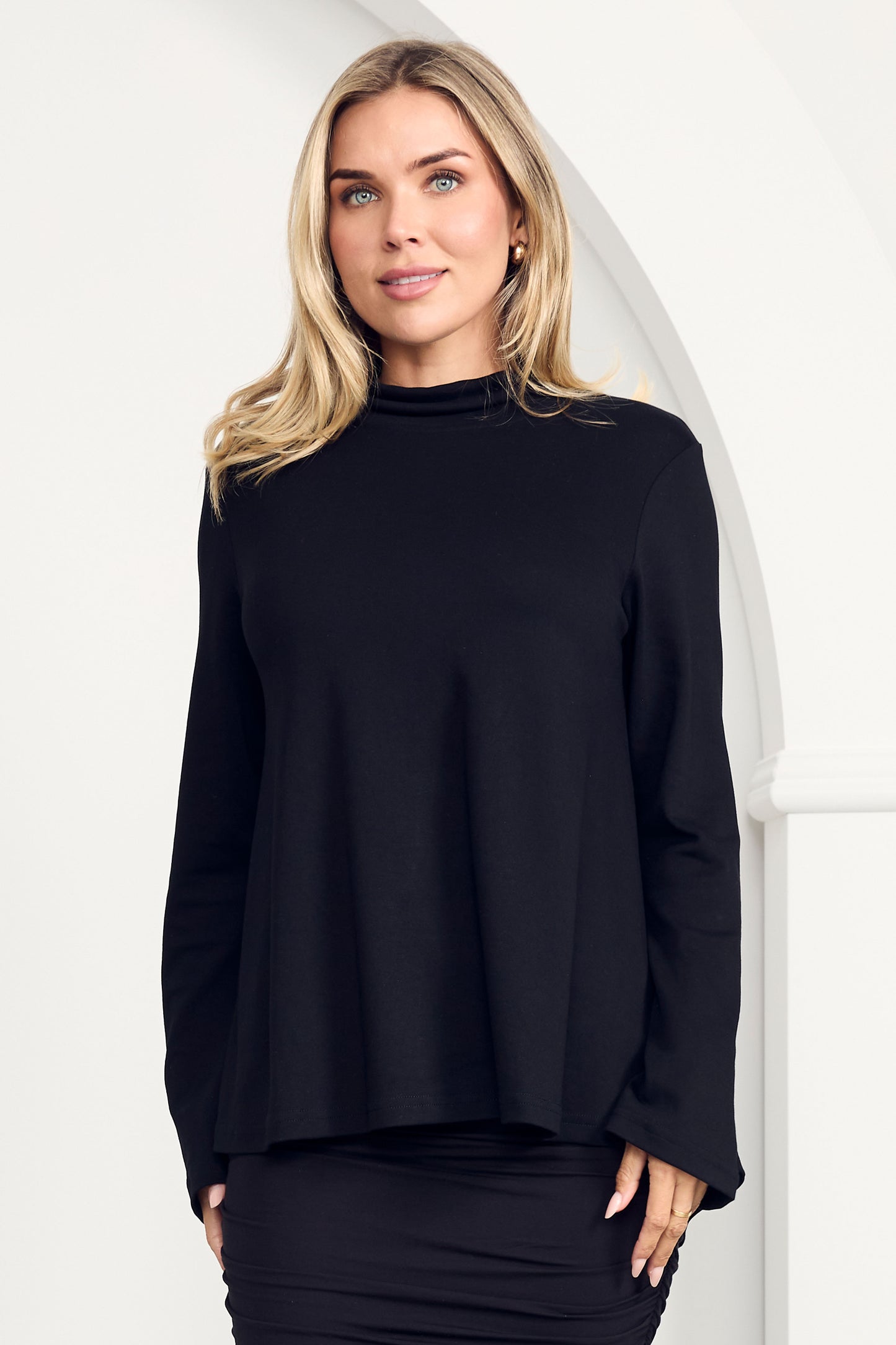 JAZMINE Lounge Longsleeve Classic Length Top | Black