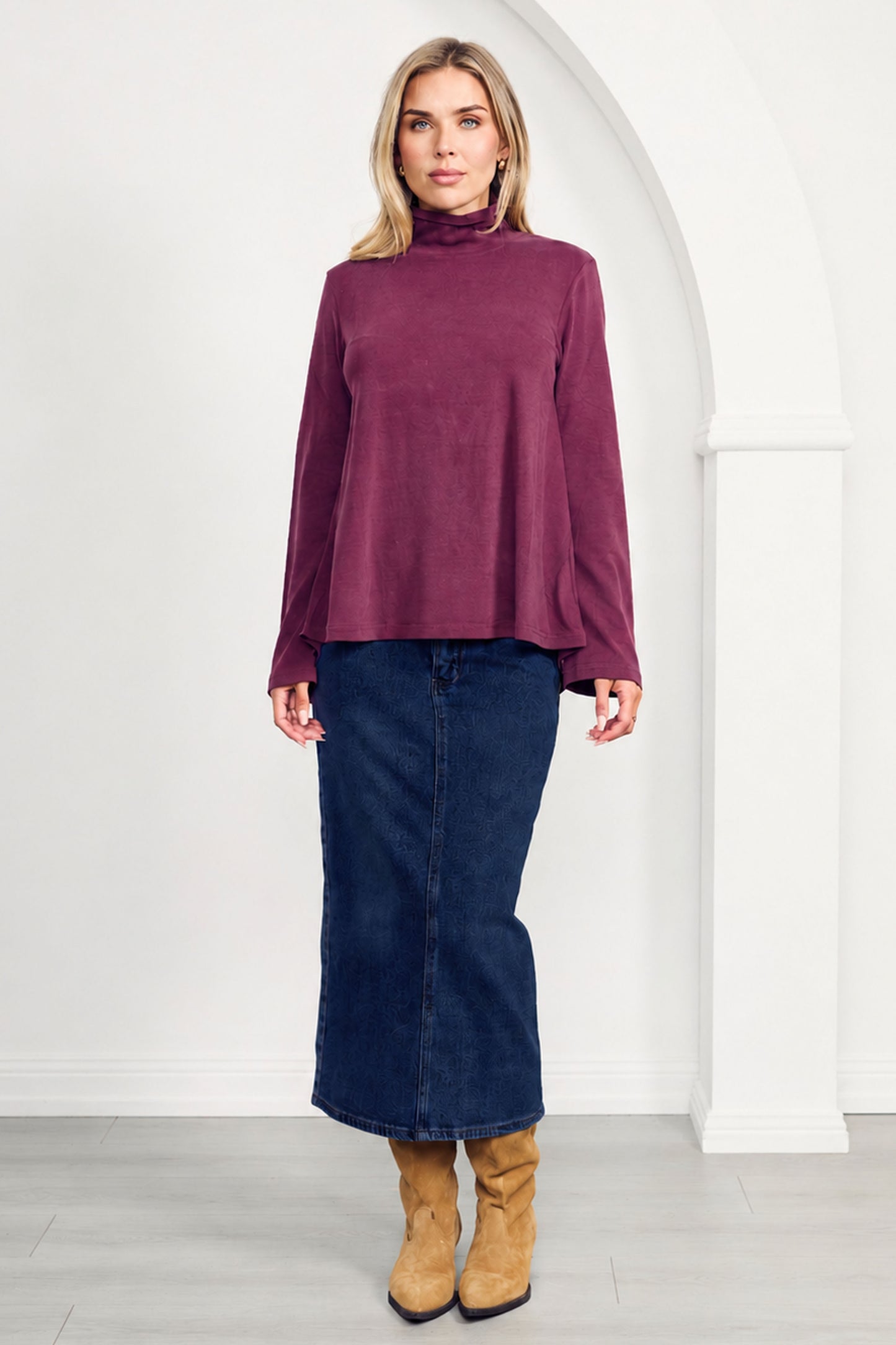 JAZMINE Lounge Longsleeve Classic Length Top | Shiraz