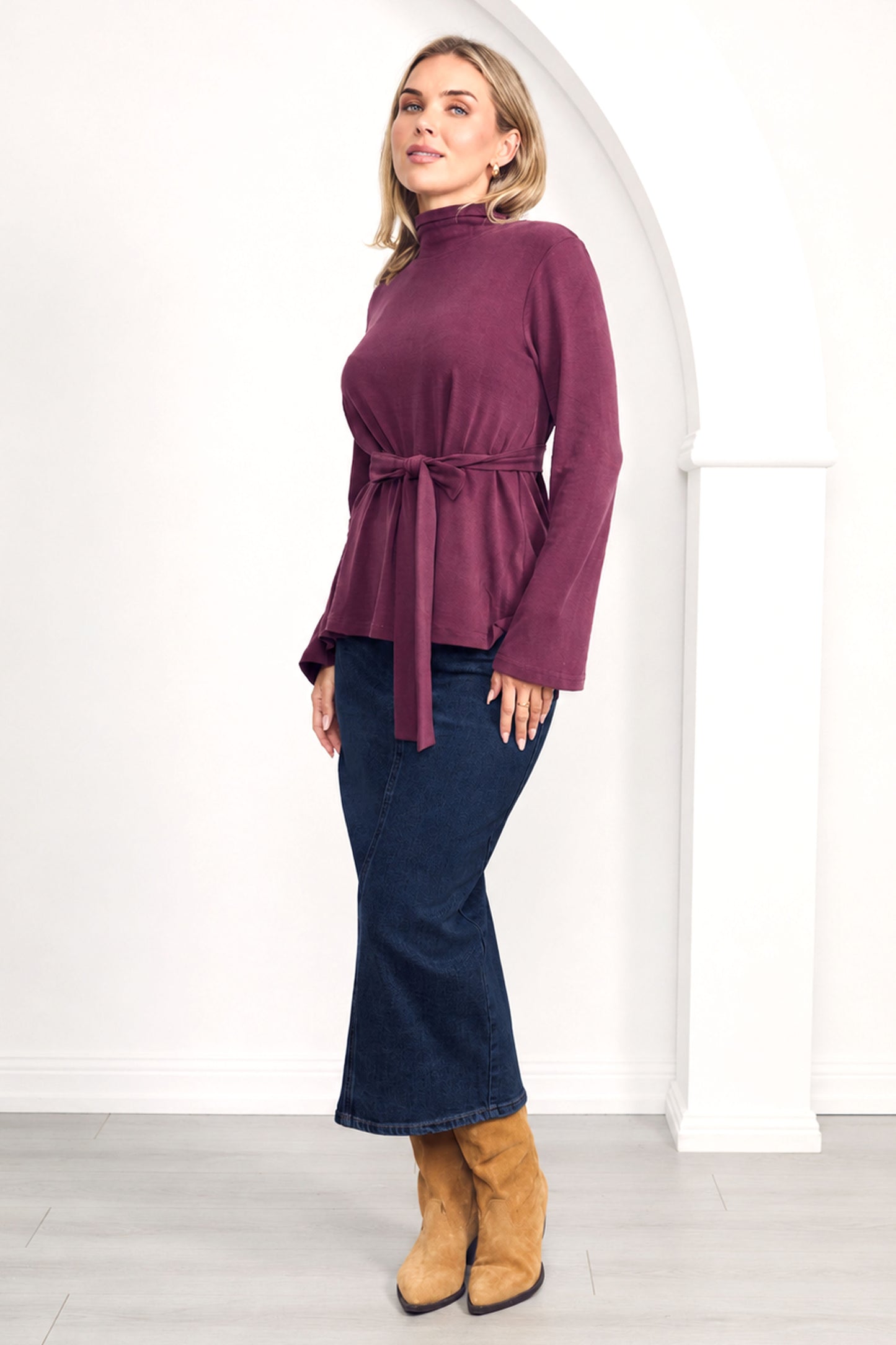JAZMINE Lounge Longsleeve Classic Length Top | Shiraz