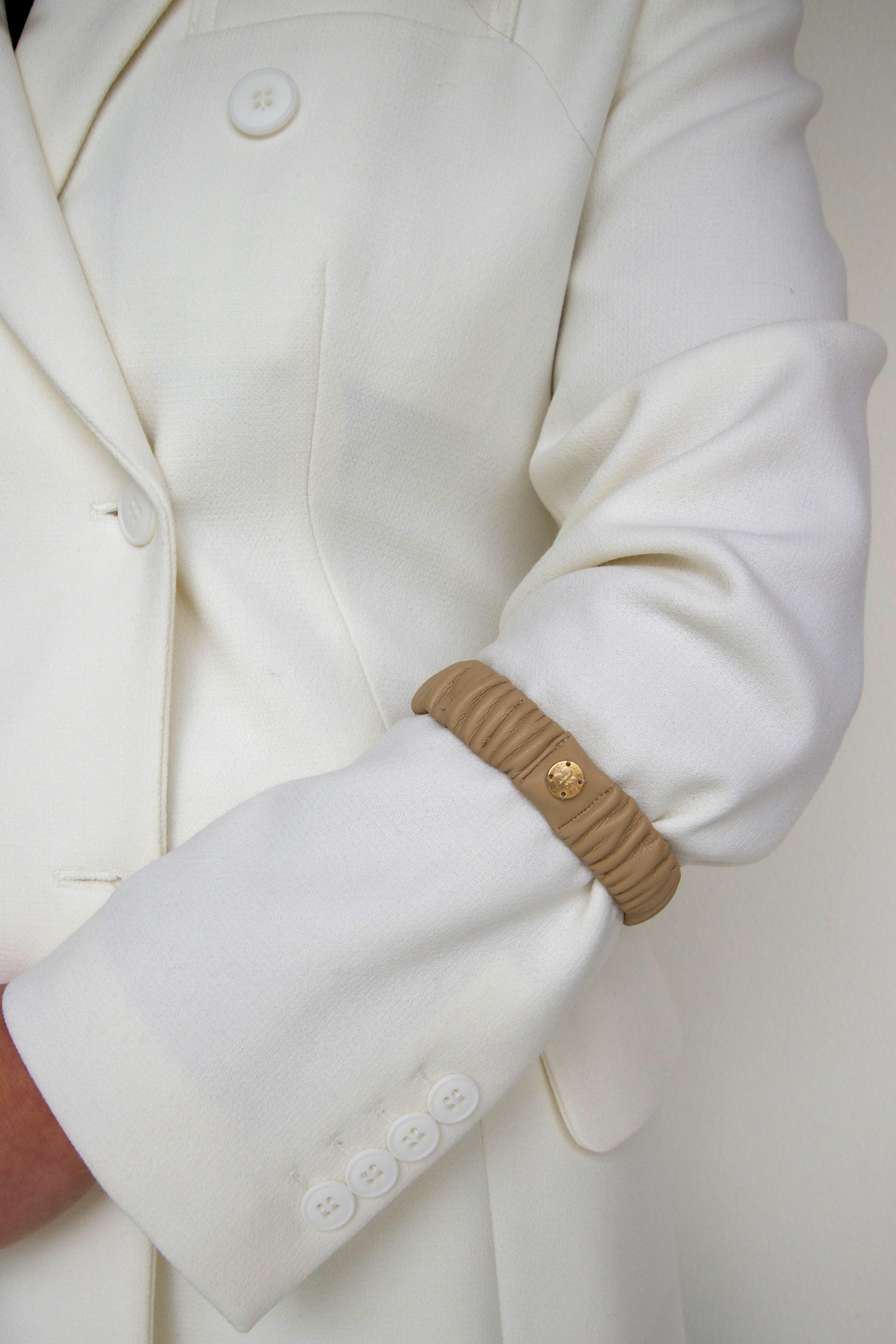 Luxe Sleeve Garter | Beige