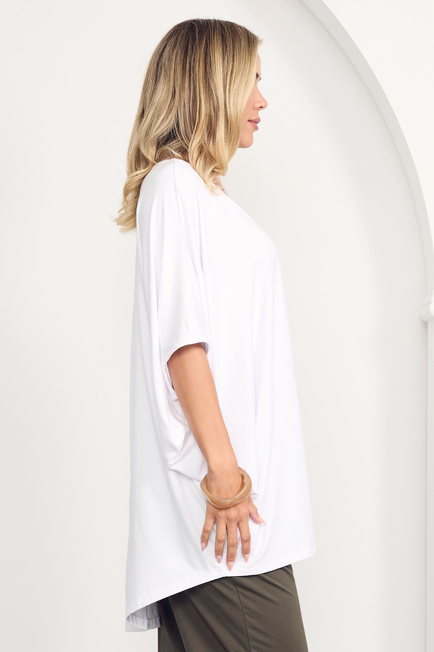 MIRACLE Bamboo Short Sleeve Hi Lo Top | White