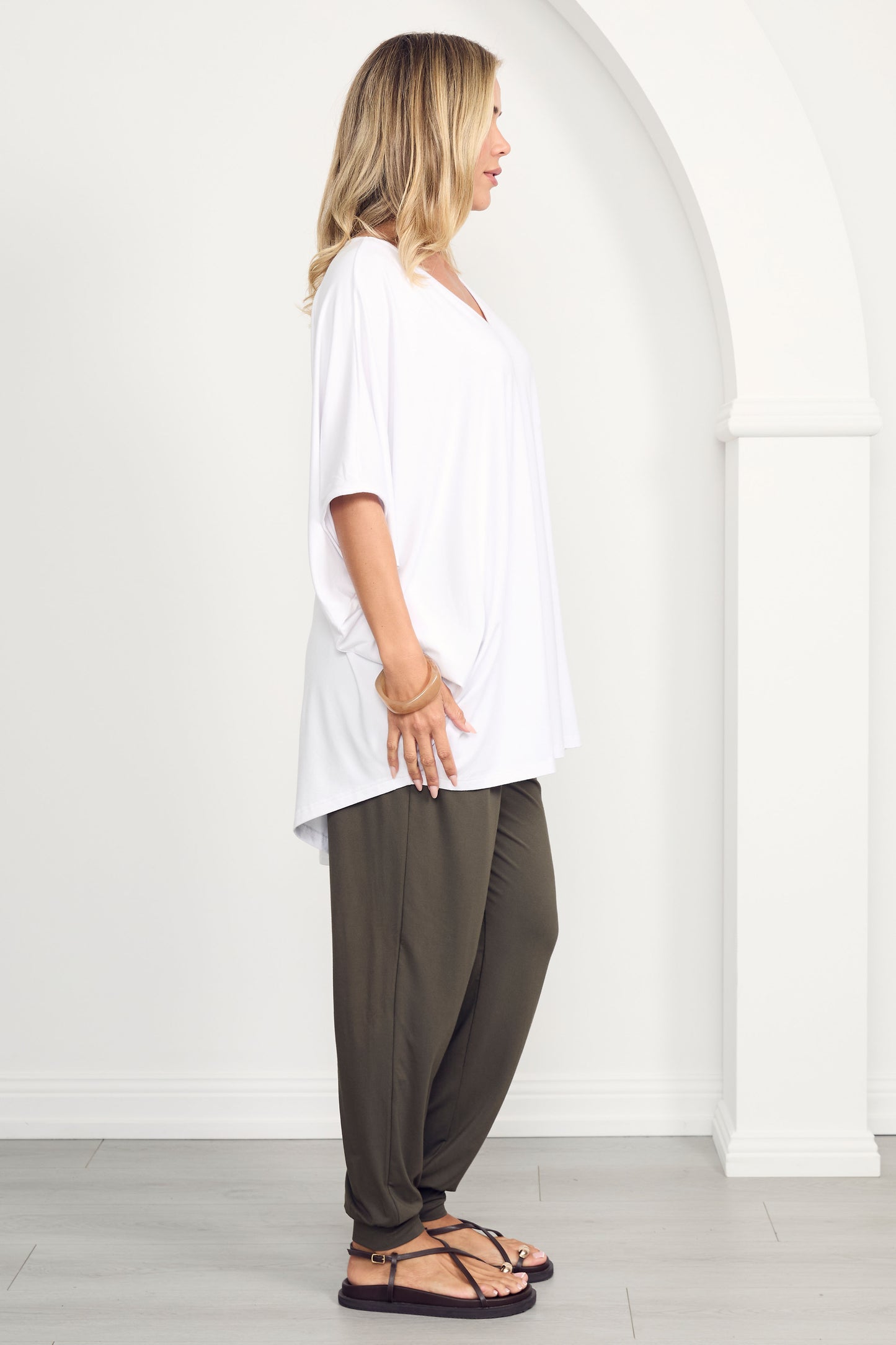 MIRACLE Bamboo Short Sleeve Hi Lo Top | White