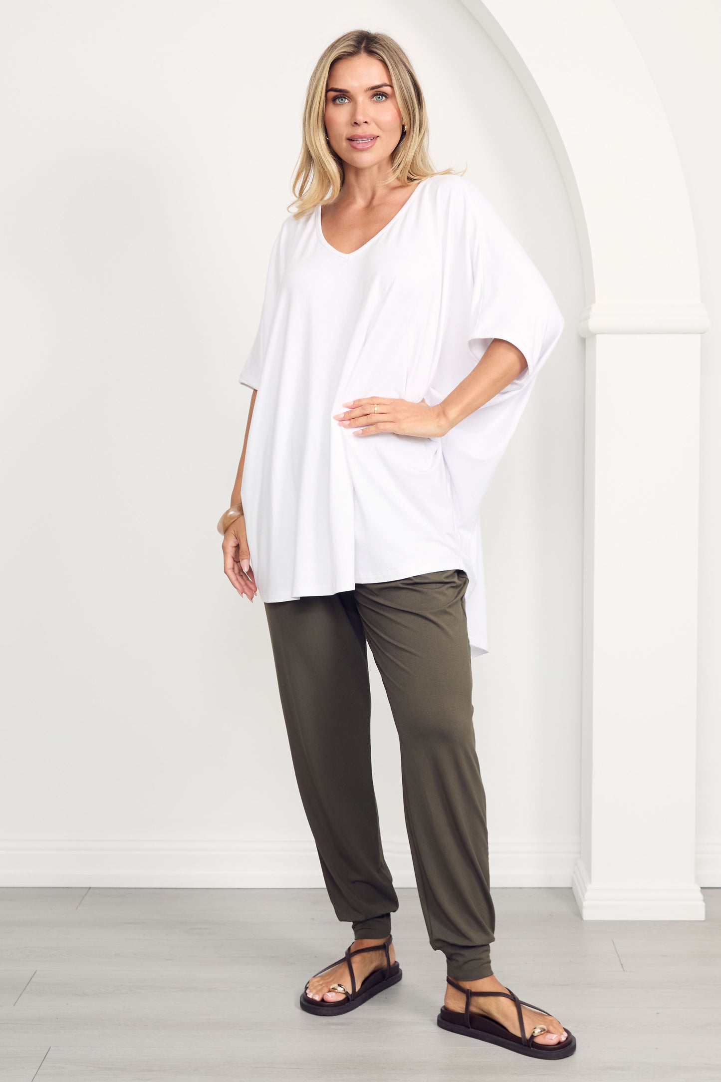 MIRACLE Bamboo Short Sleeve Hi Lo Top | White