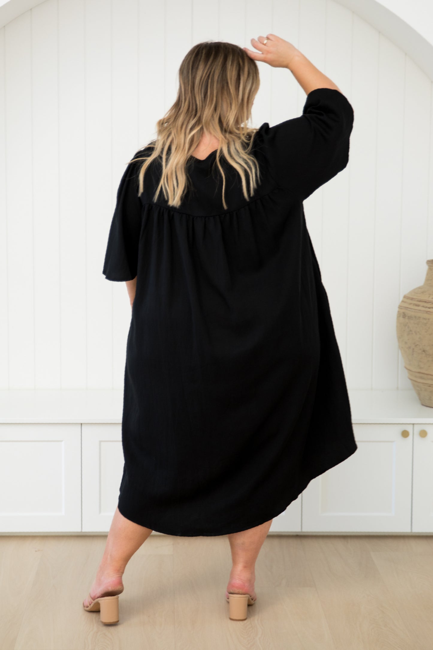 Makeo Dress in Black