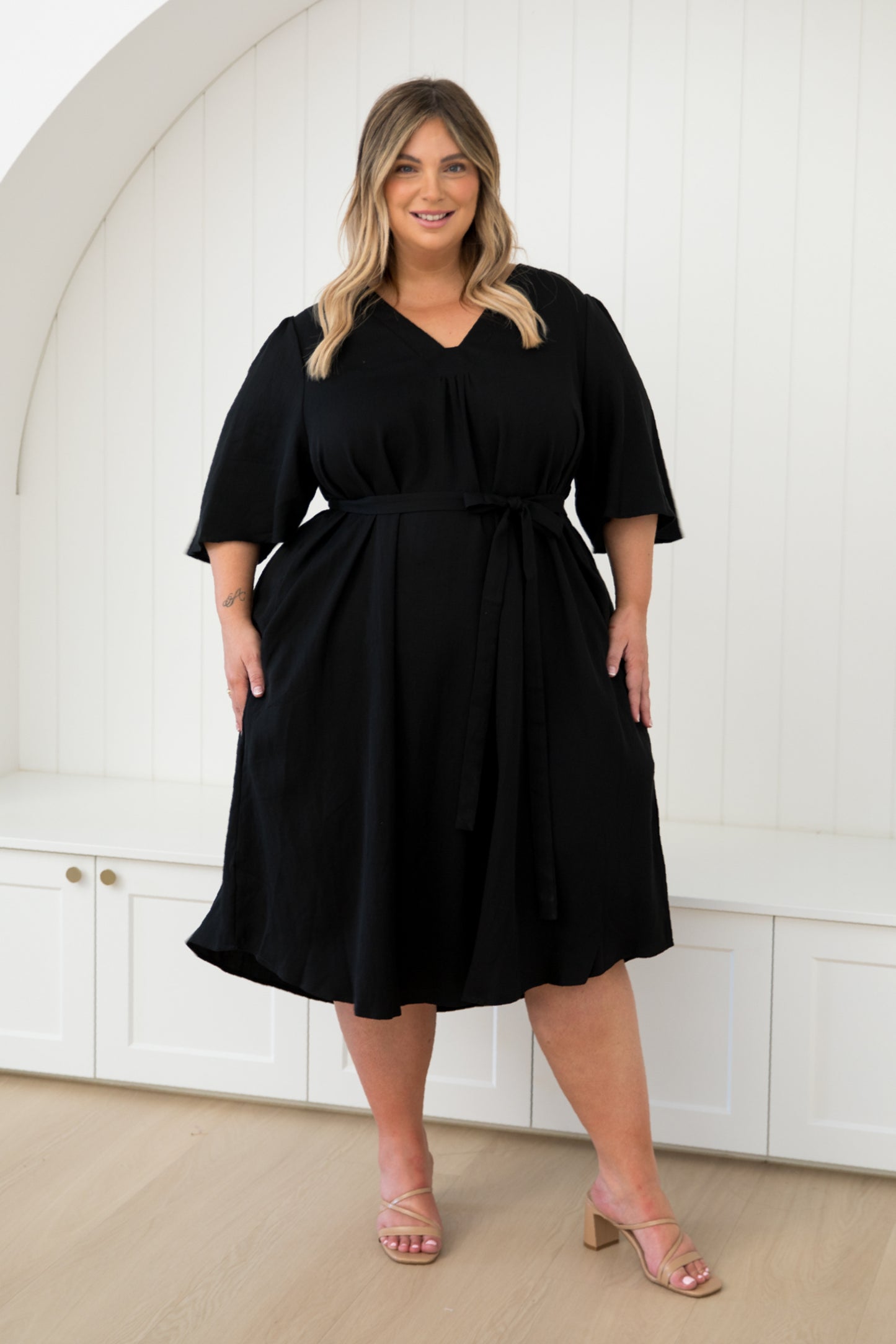 Makeo Dress in Black