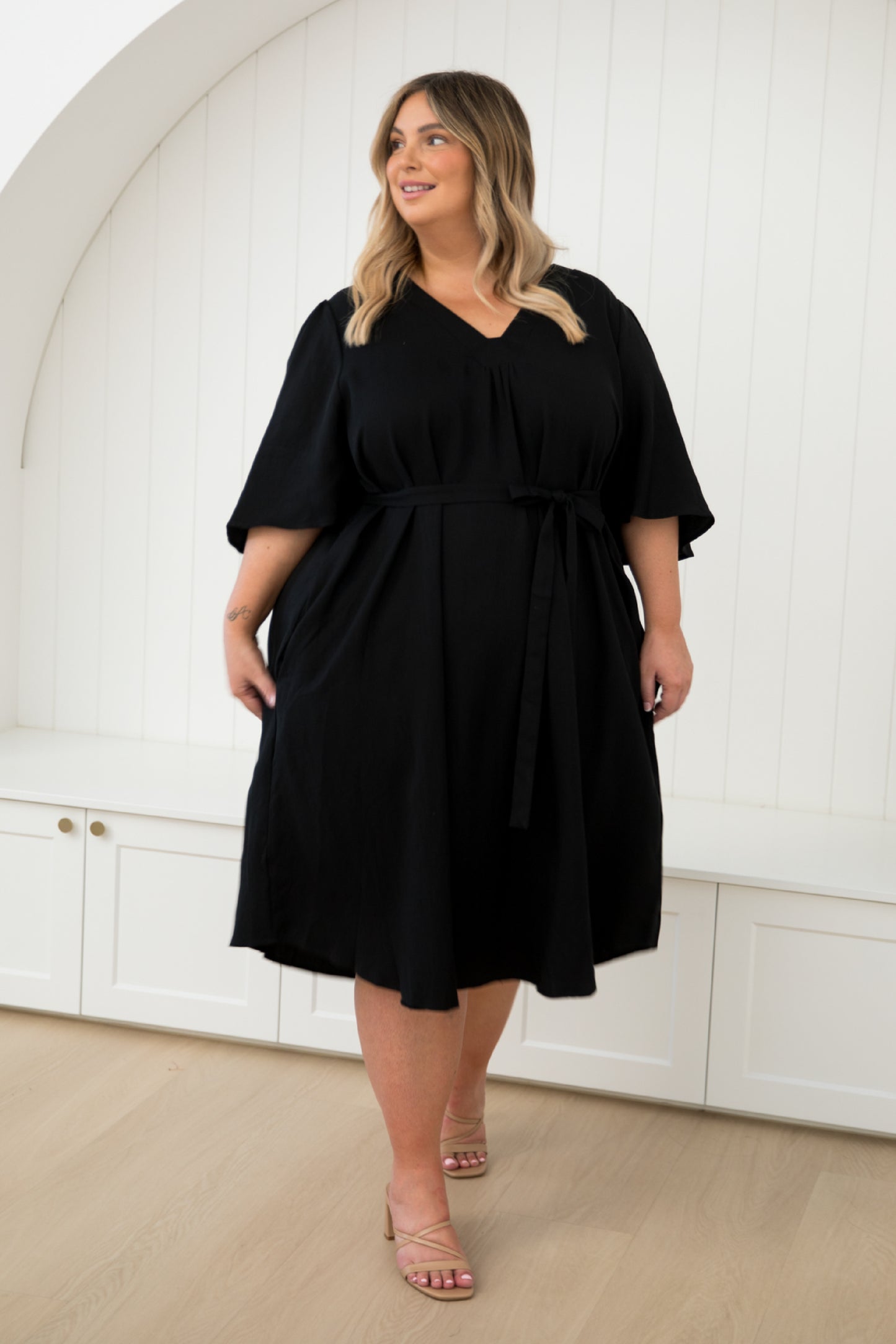 Makeo Dress in Black