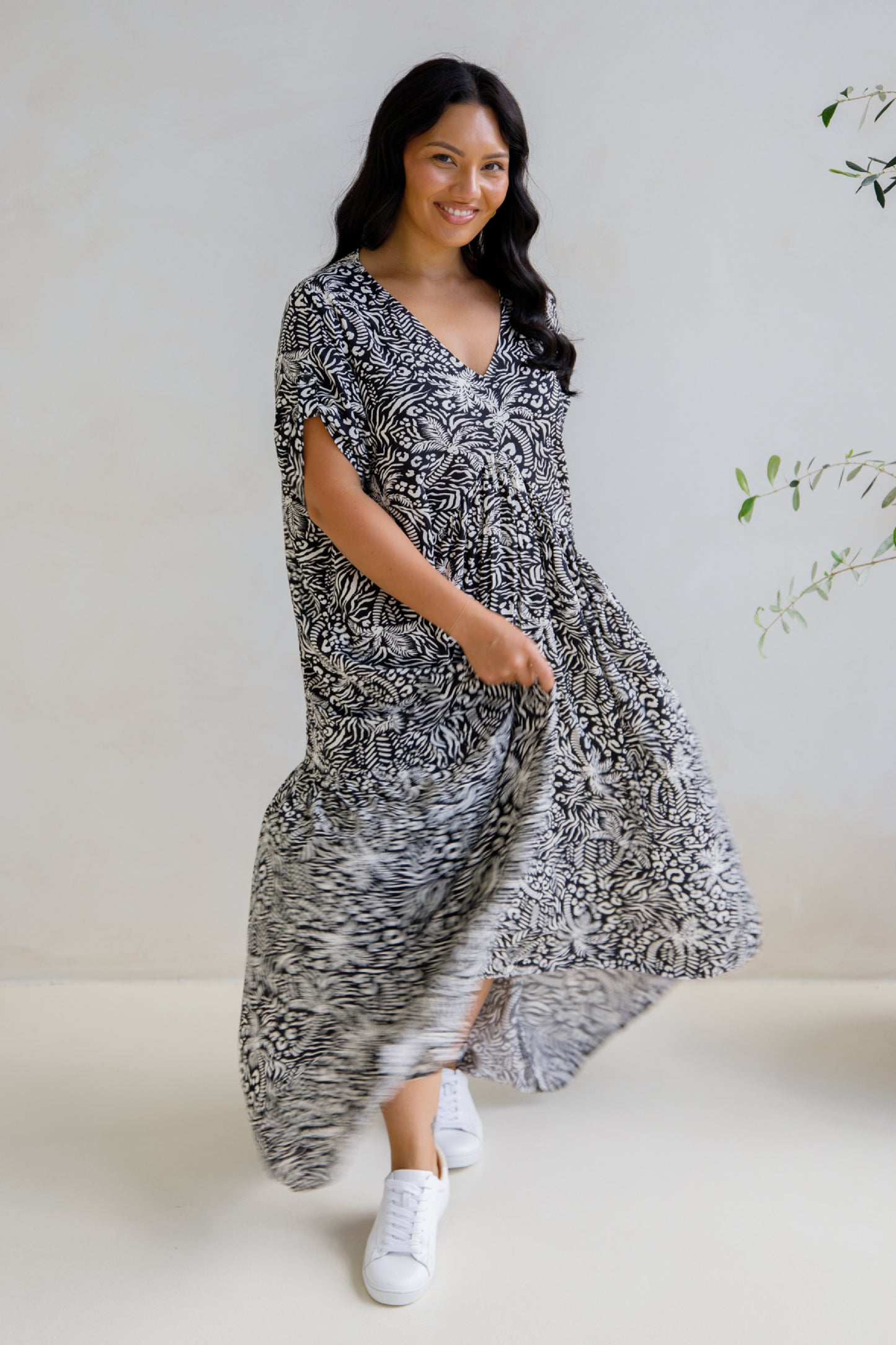 Peak Maxi Dress | Black Palm Cove