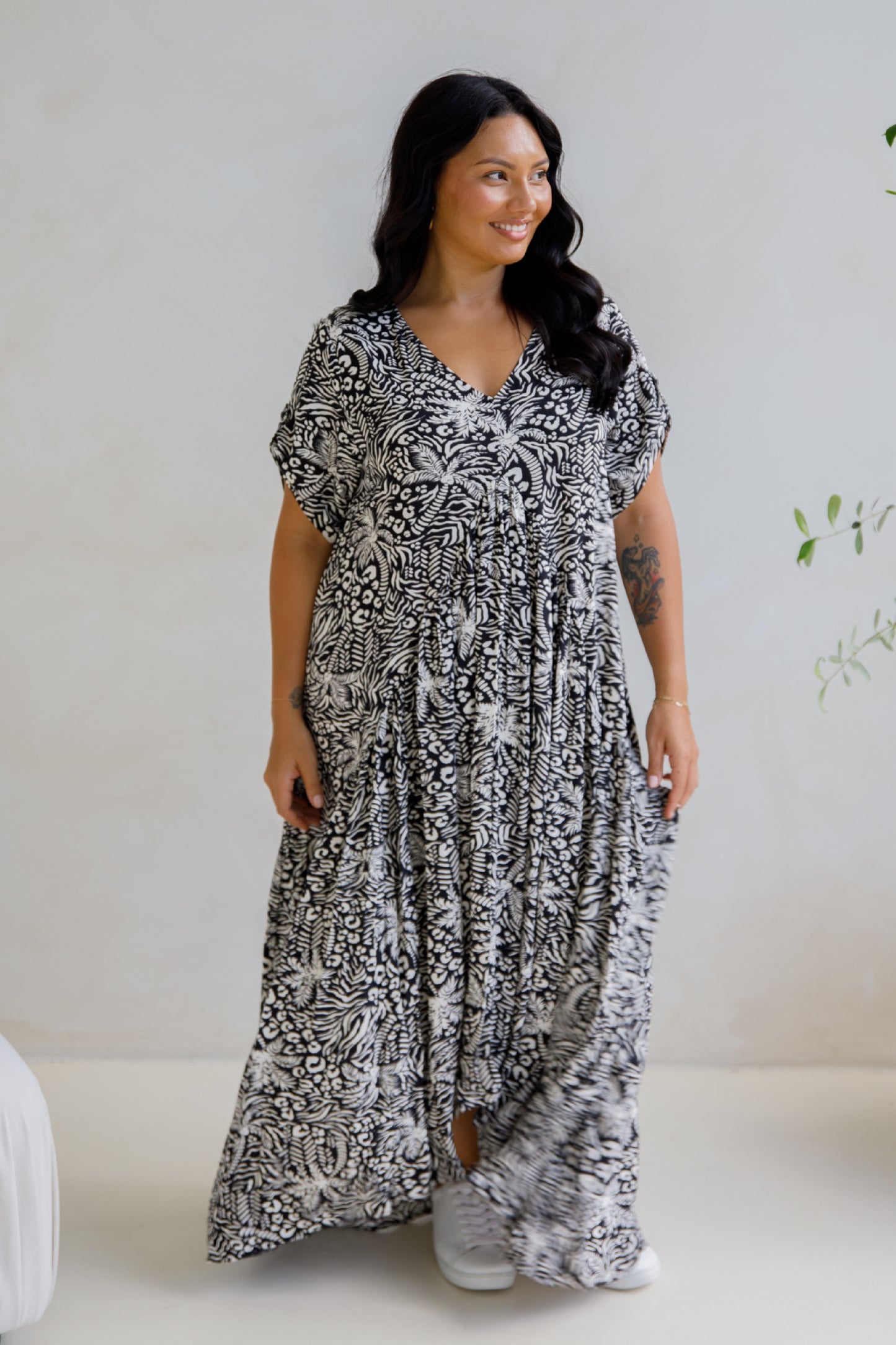 Peak Maxi Dress | Black Palm Cove