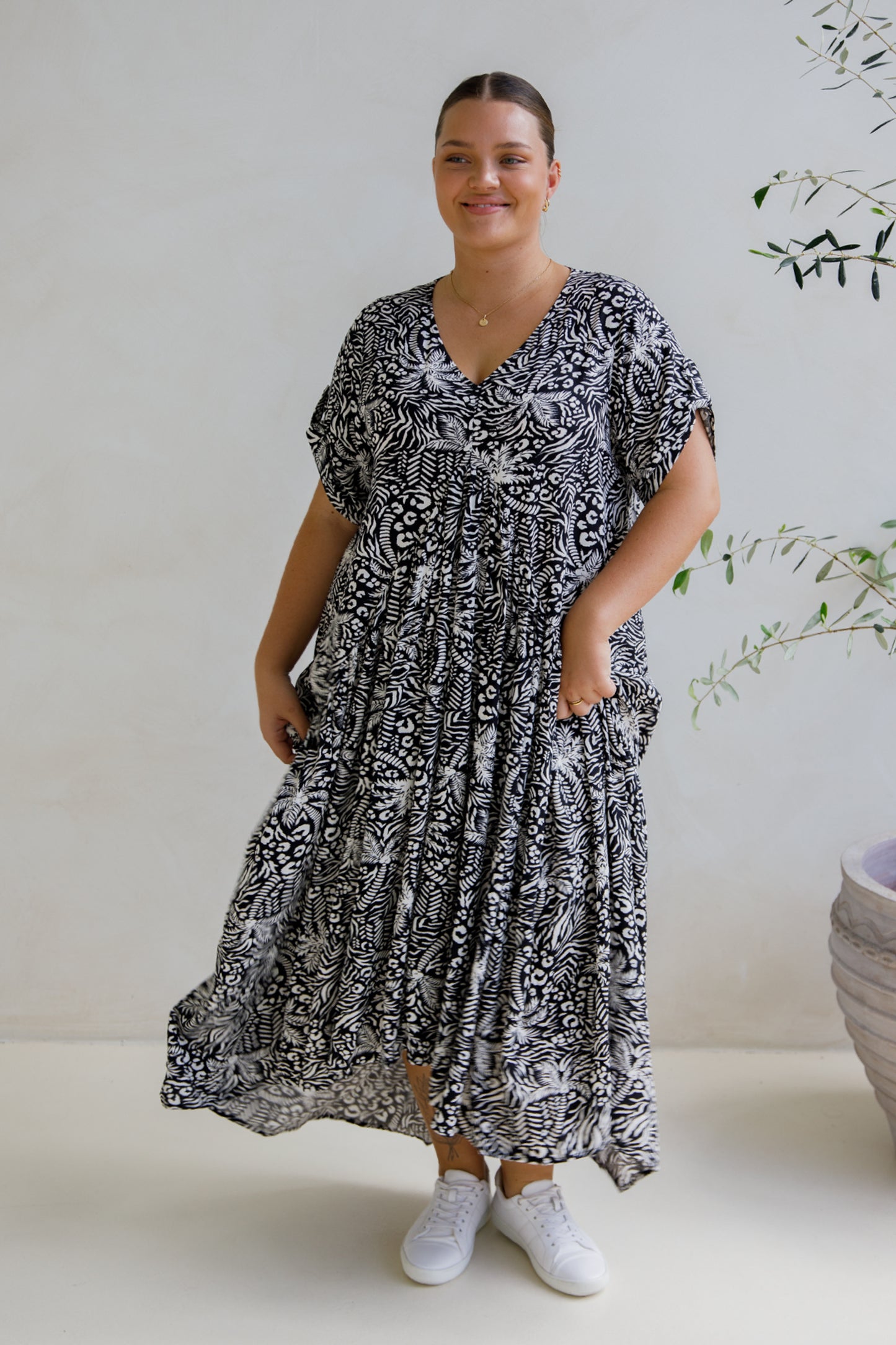 Peak Maxi Dress | Black Palm Cove