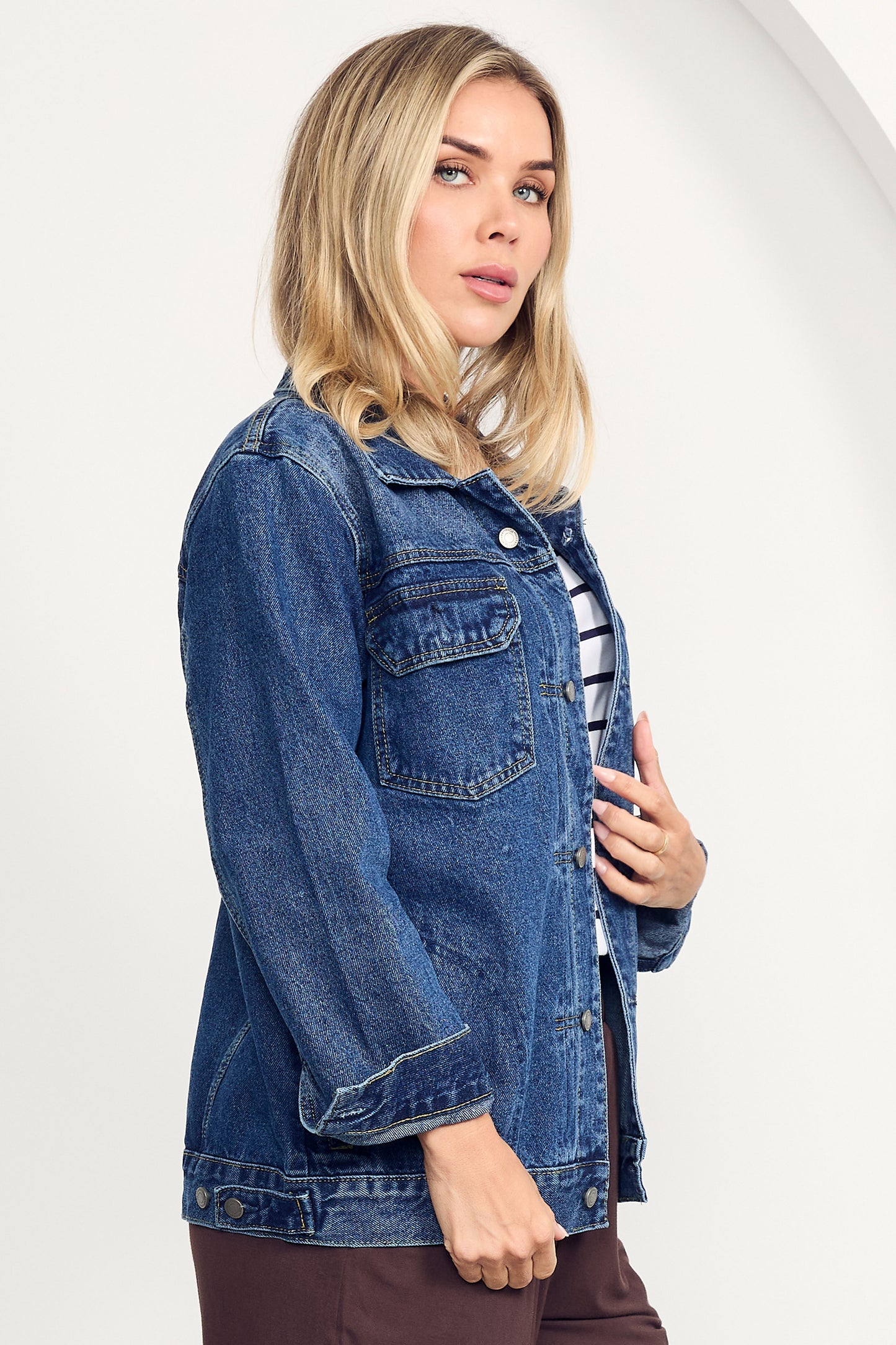 SIGNATURE RELAXED Denim Long Sleeve Classic Length Jacket | Mid/Dark Wash Denim