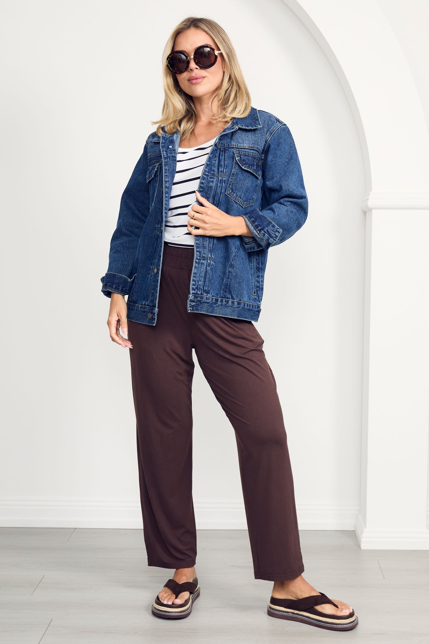 SIGNATURE RELAXED Denim Long Sleeve Classic Length Jacket | Mid/Dark Wash Denim